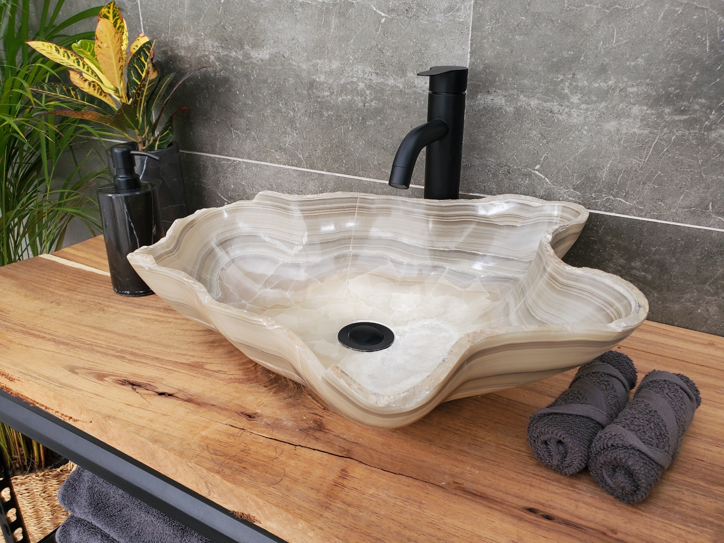 S32_09 Onyx Stone Vessel Bathroom Sink - 19.5 x 16 inch