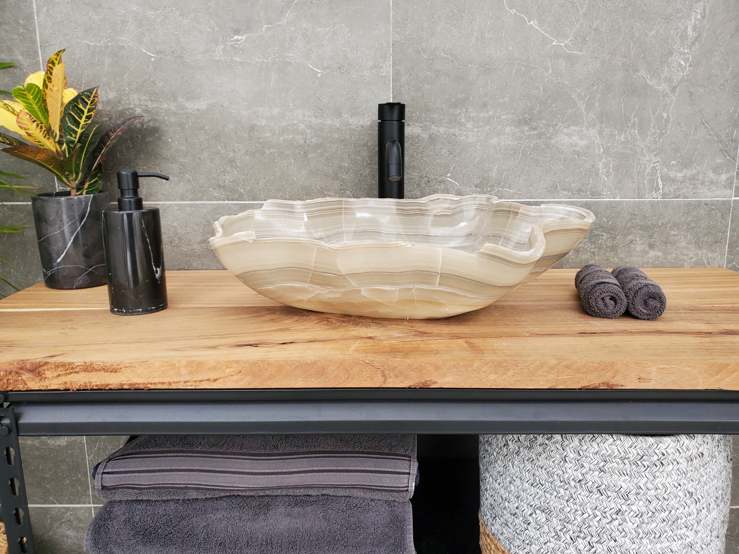 S32_09 Onyx Stone Vessel Bathroom Sink - 19.5 x 16 inch