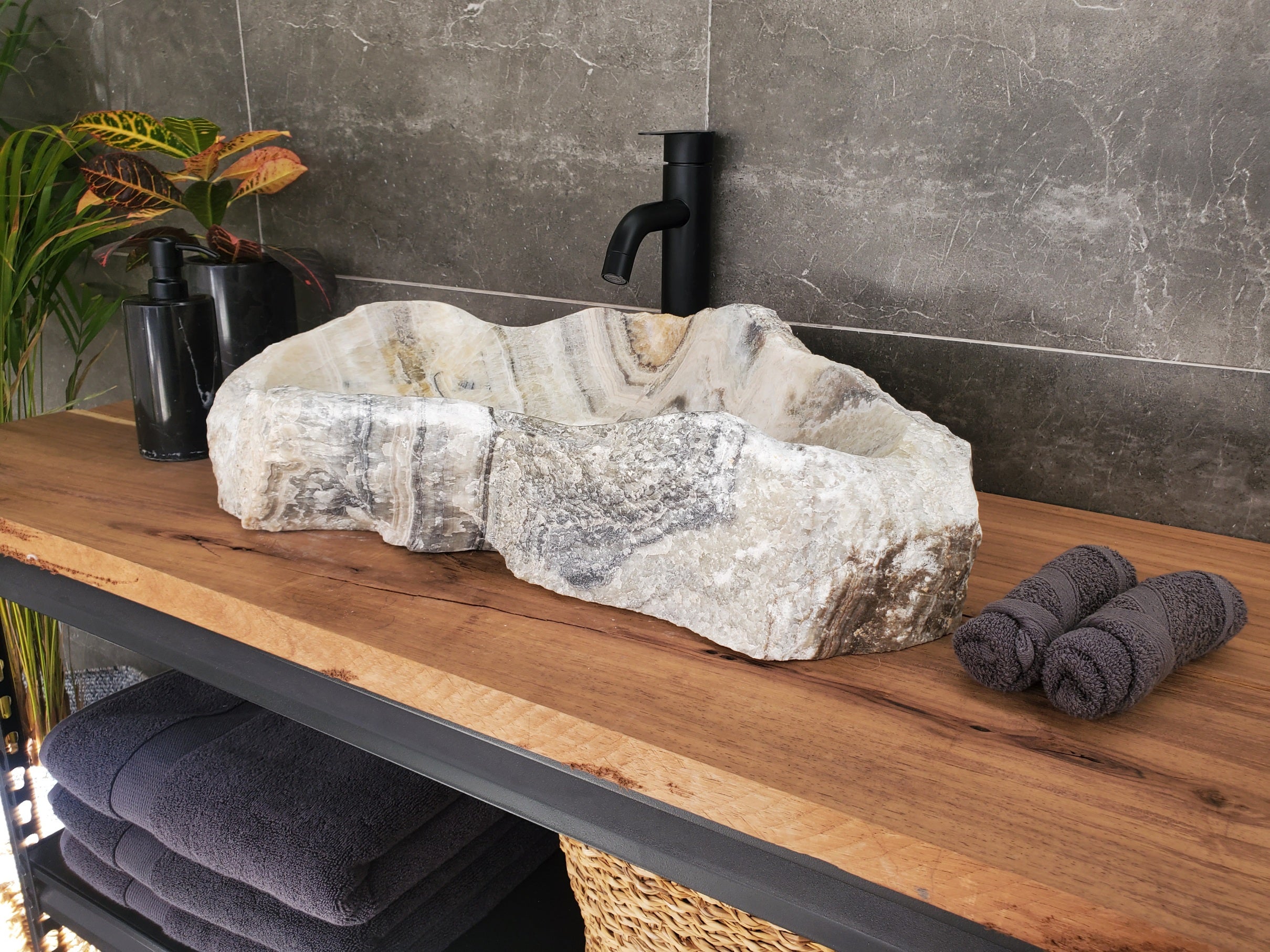 S34_05 Onyx Stone Vessel Sink