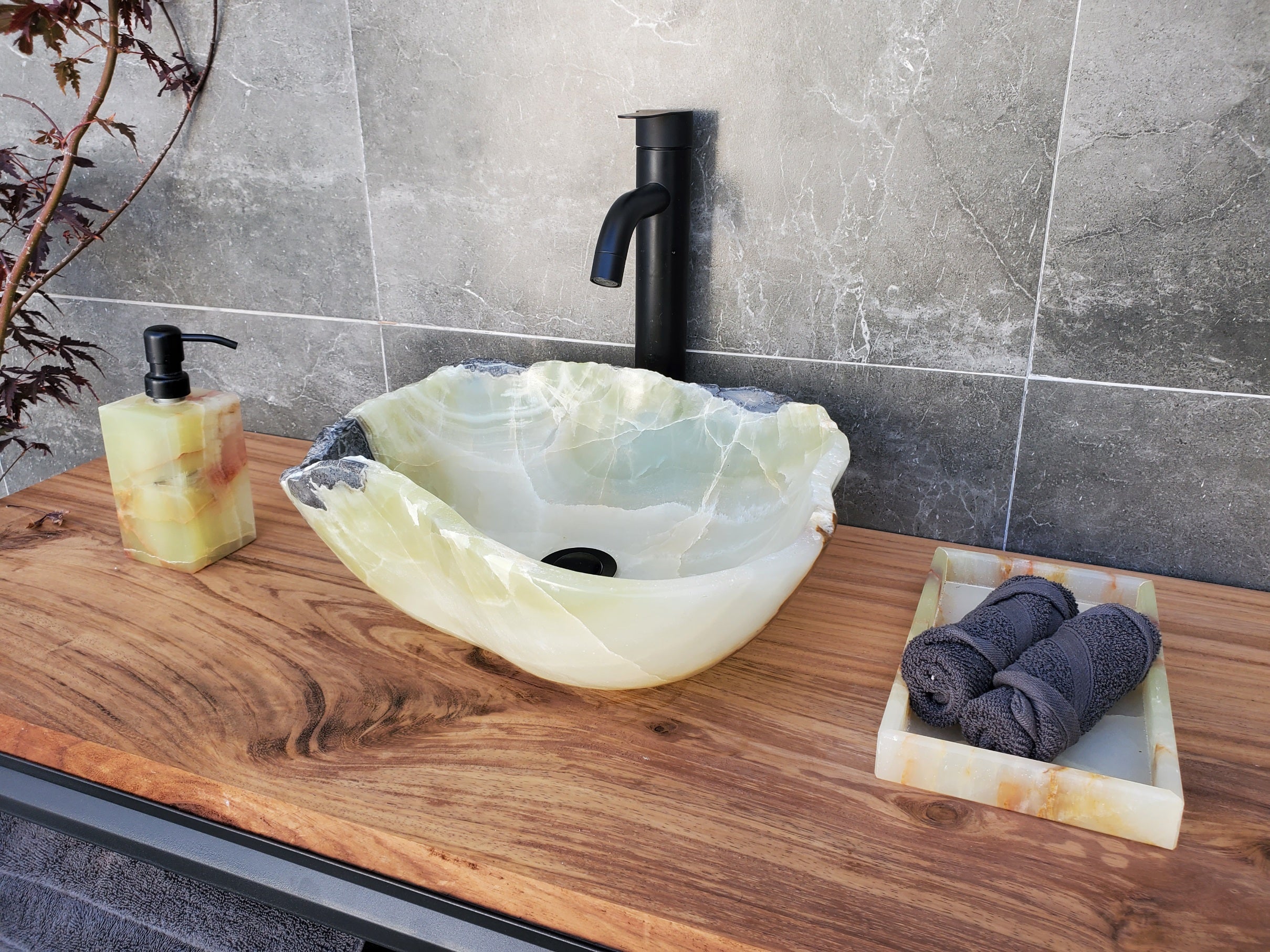 S29_19 Onyx Stone Vessel Bathroom Sink - 18 x 15 inch