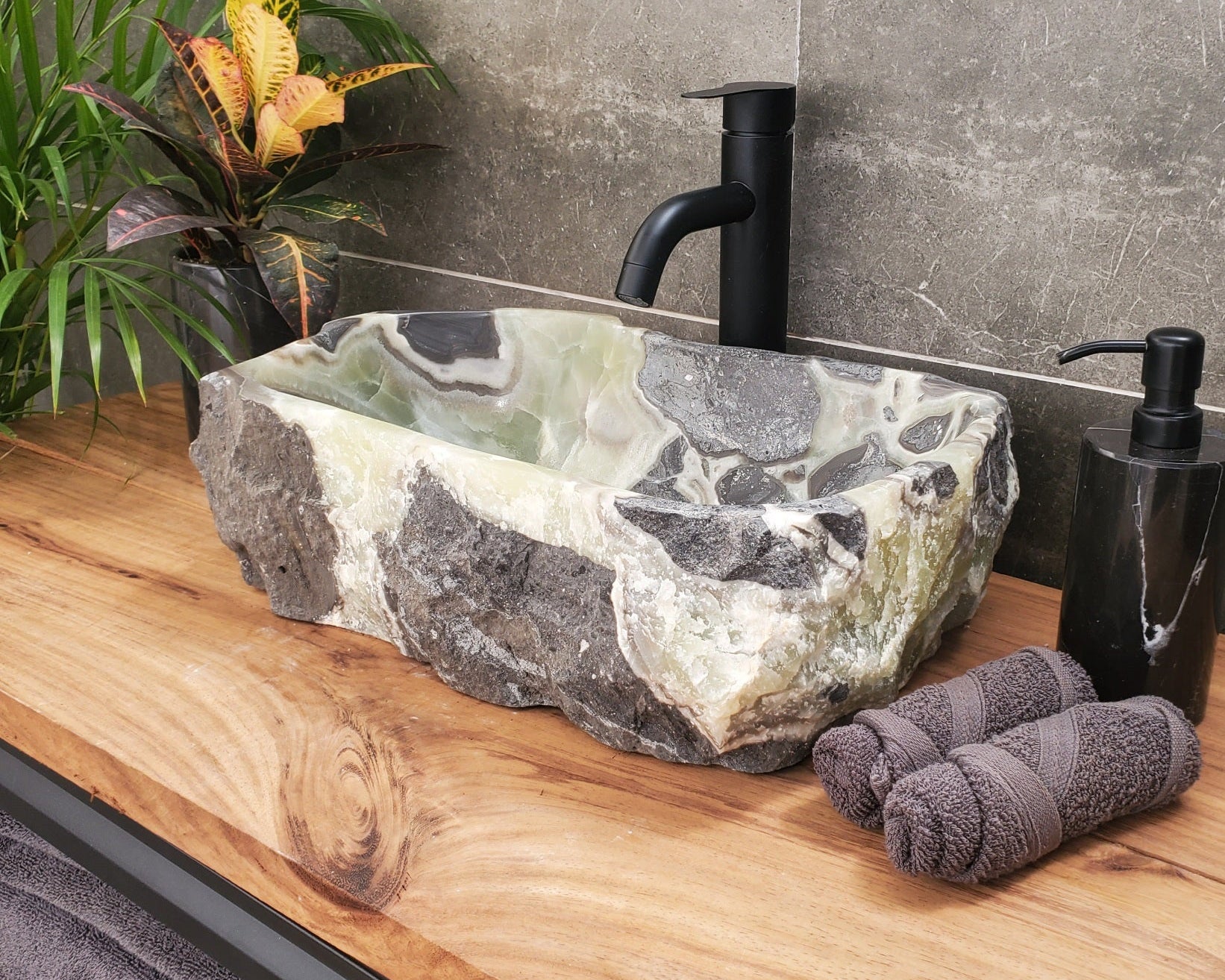 S31_24 Onyx Stone Vessel Bathroom Sink - 17 x 11 inch