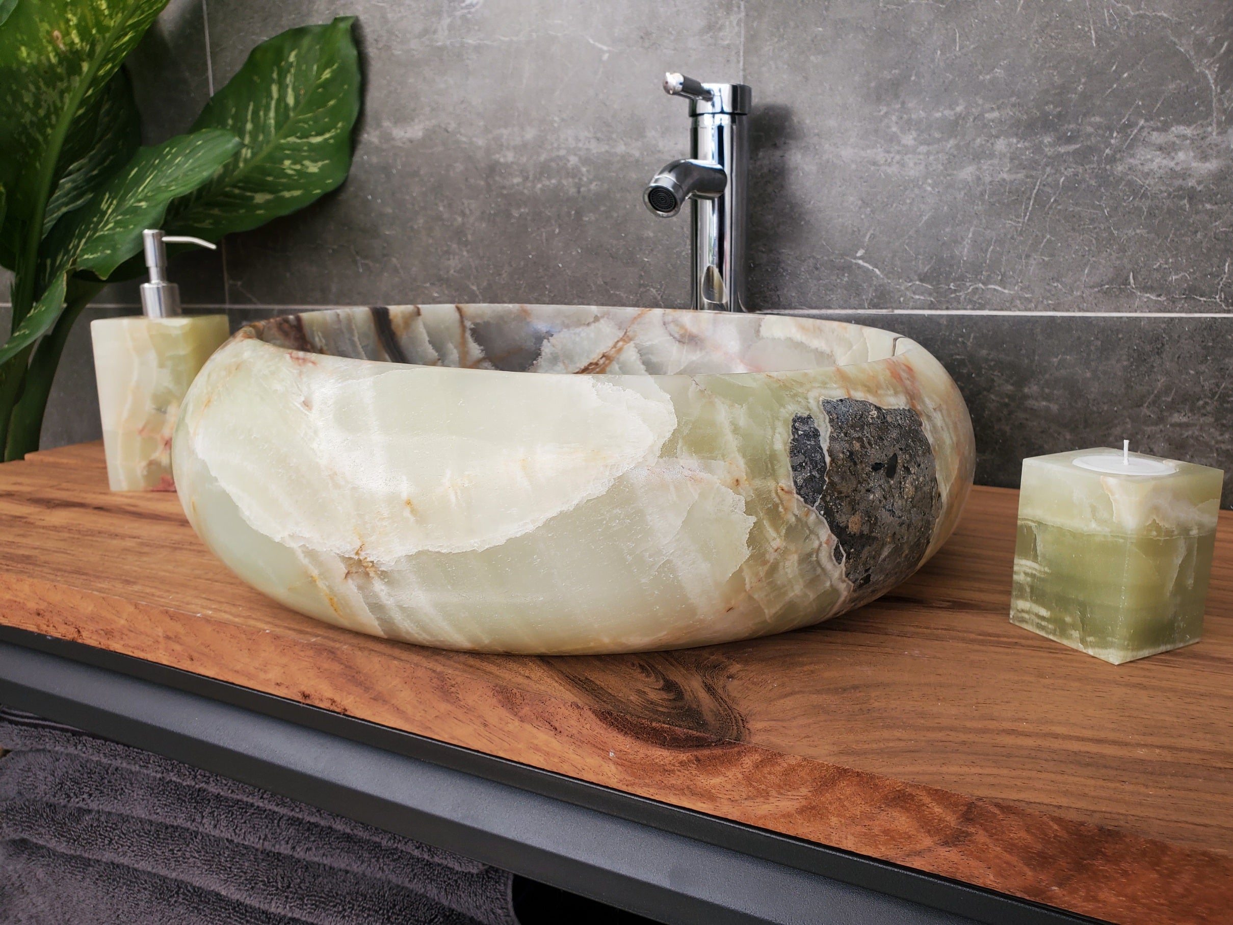 S31_16 Onyx Stone Vessel Bathroom Sink - 16.5 x 16.5 inch