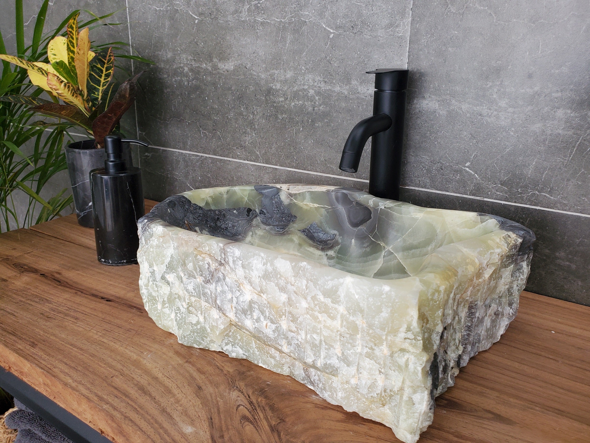 S31_25 Onyx Stone Vessel Bathroom Sink