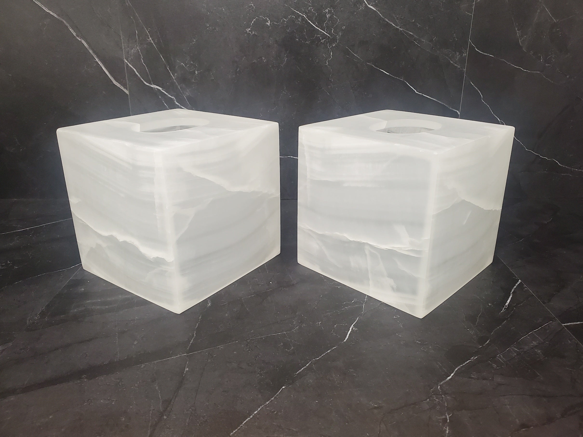 TCSQ_52 White Ice Onyx Tissue Box Cover (Cube)