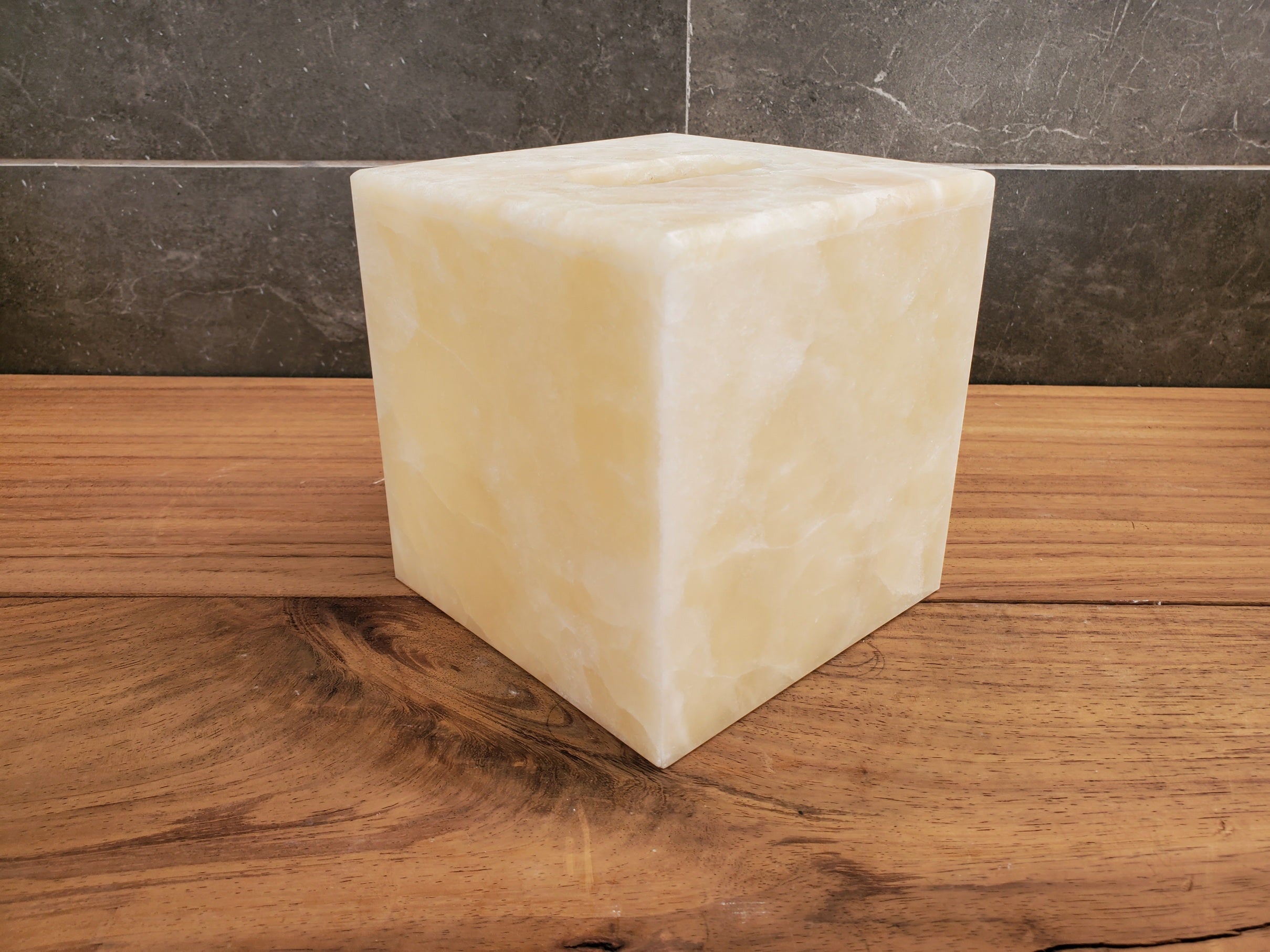 TCSQ_58 Ivory Onyx Tissue Box Cover (Cube)