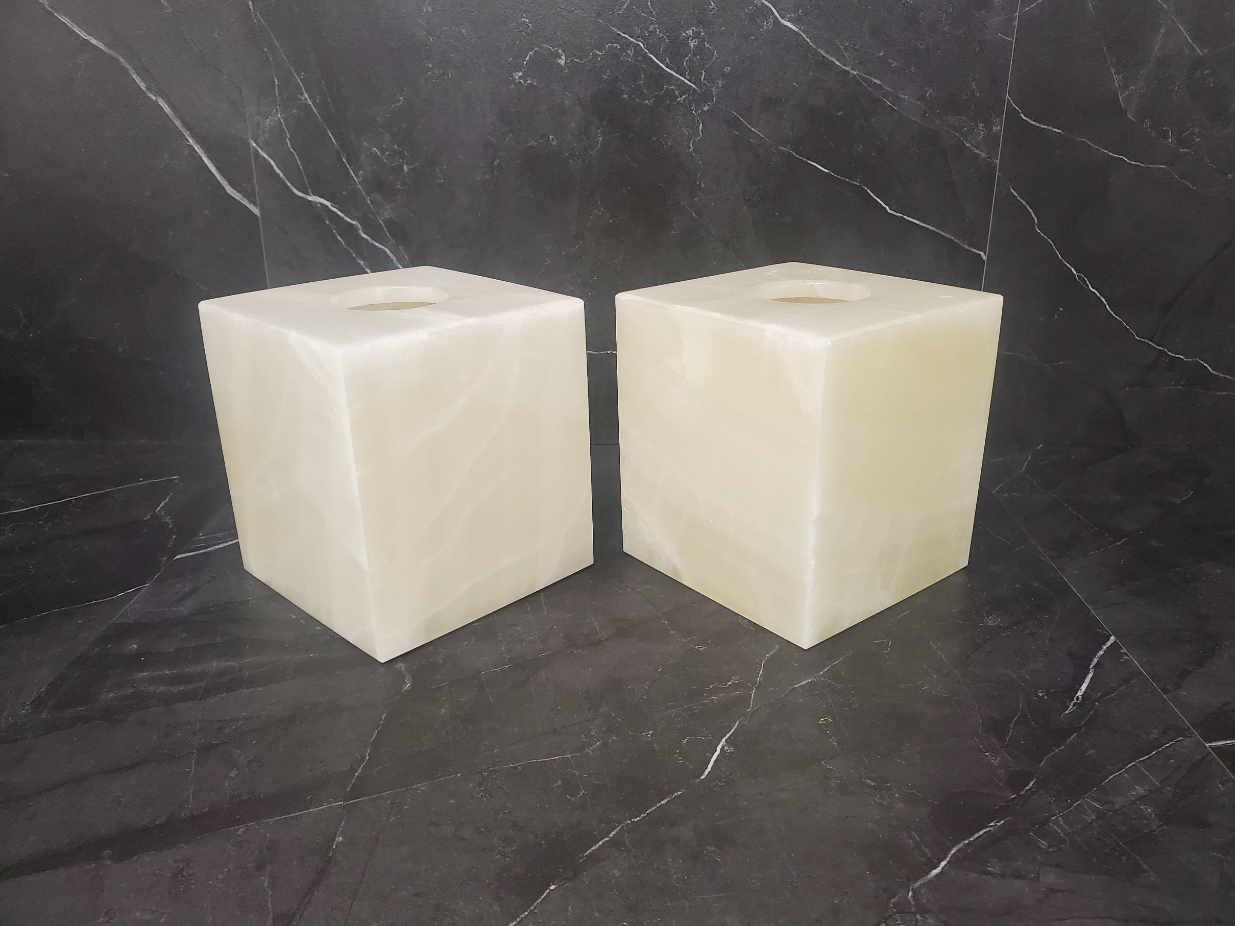 TCSQ_57 Ivory Onyx Tissue Box Cover (Cube)