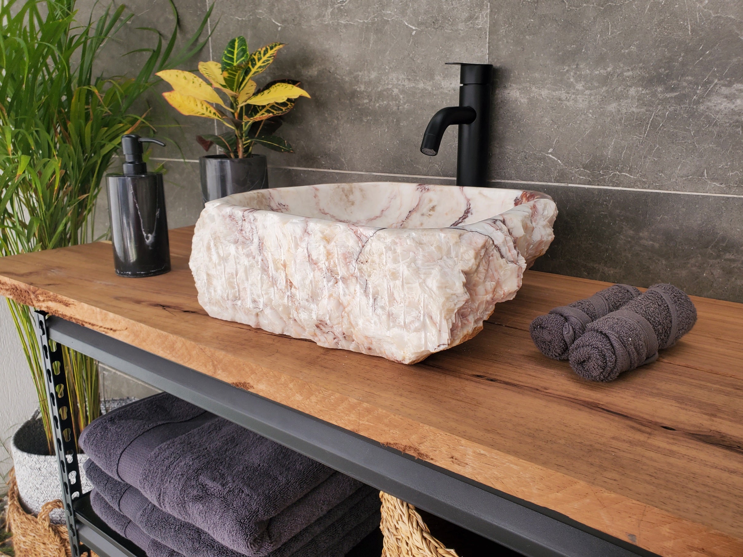 S33_06 Onyx Stone Vessel Sink