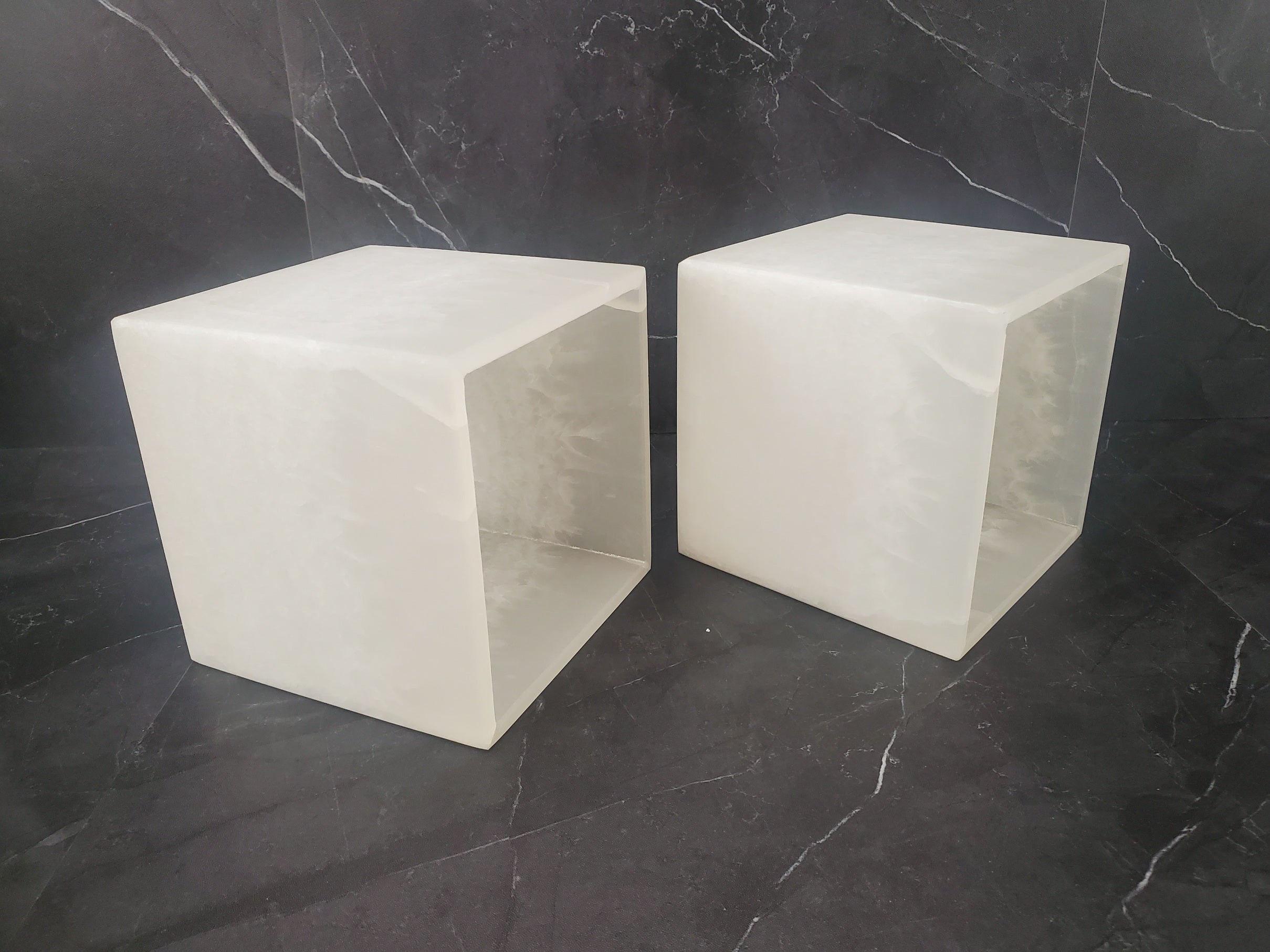 TCSQ_54 White Onyx Tissue Box Cover (Cube)