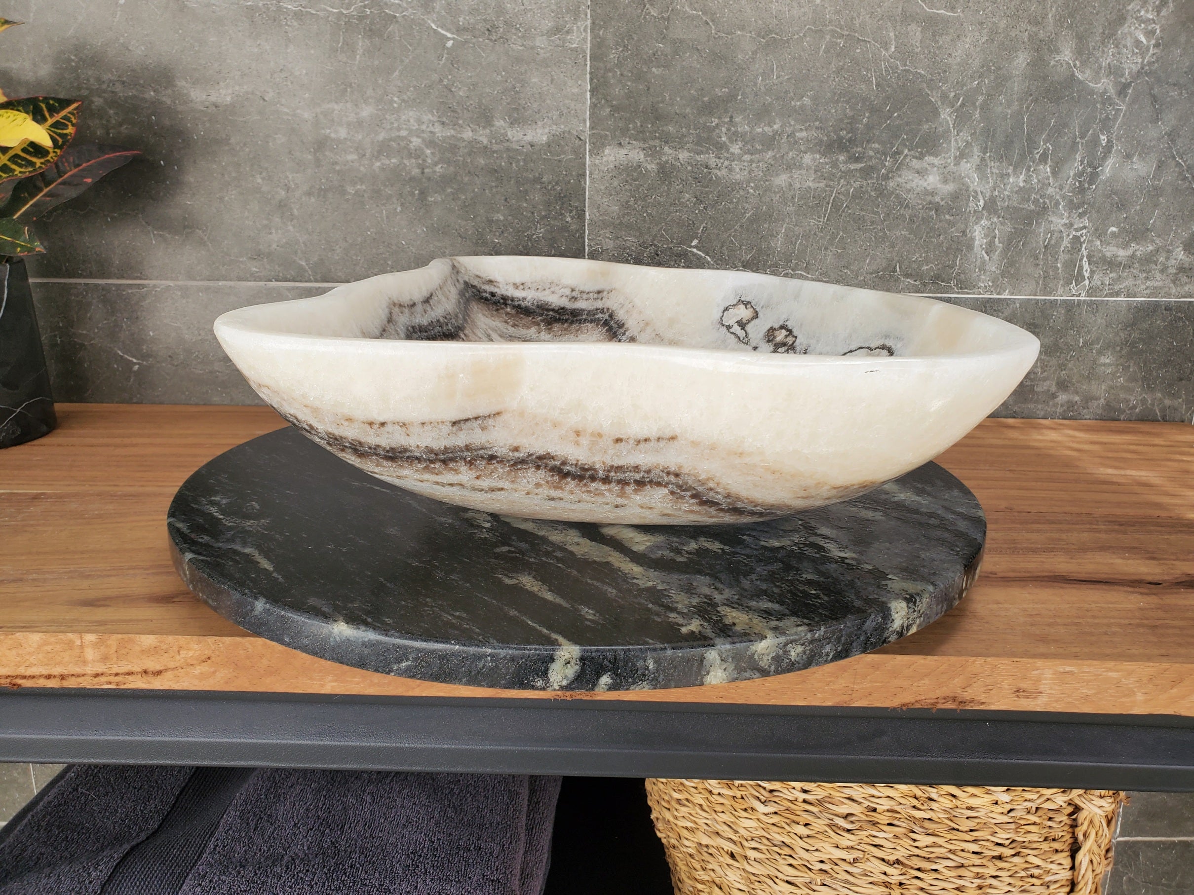 S32_23 Onyx Stone Vessel Bathroom Sink - 16.5 x 13.5 inch