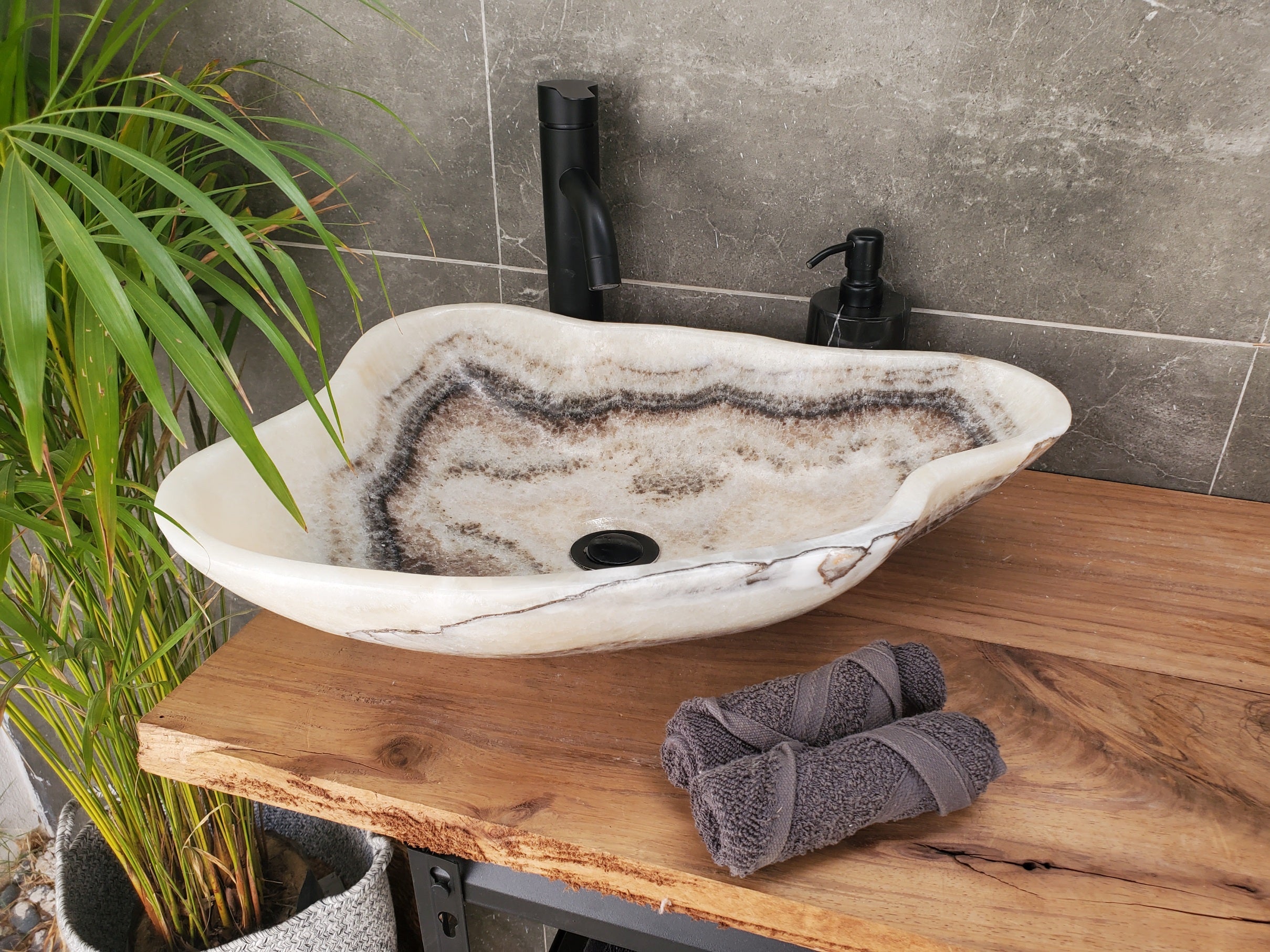 S32_23 Onyx Stone Vessel Bathroom Sink - 16.5 x 13.5 inch
