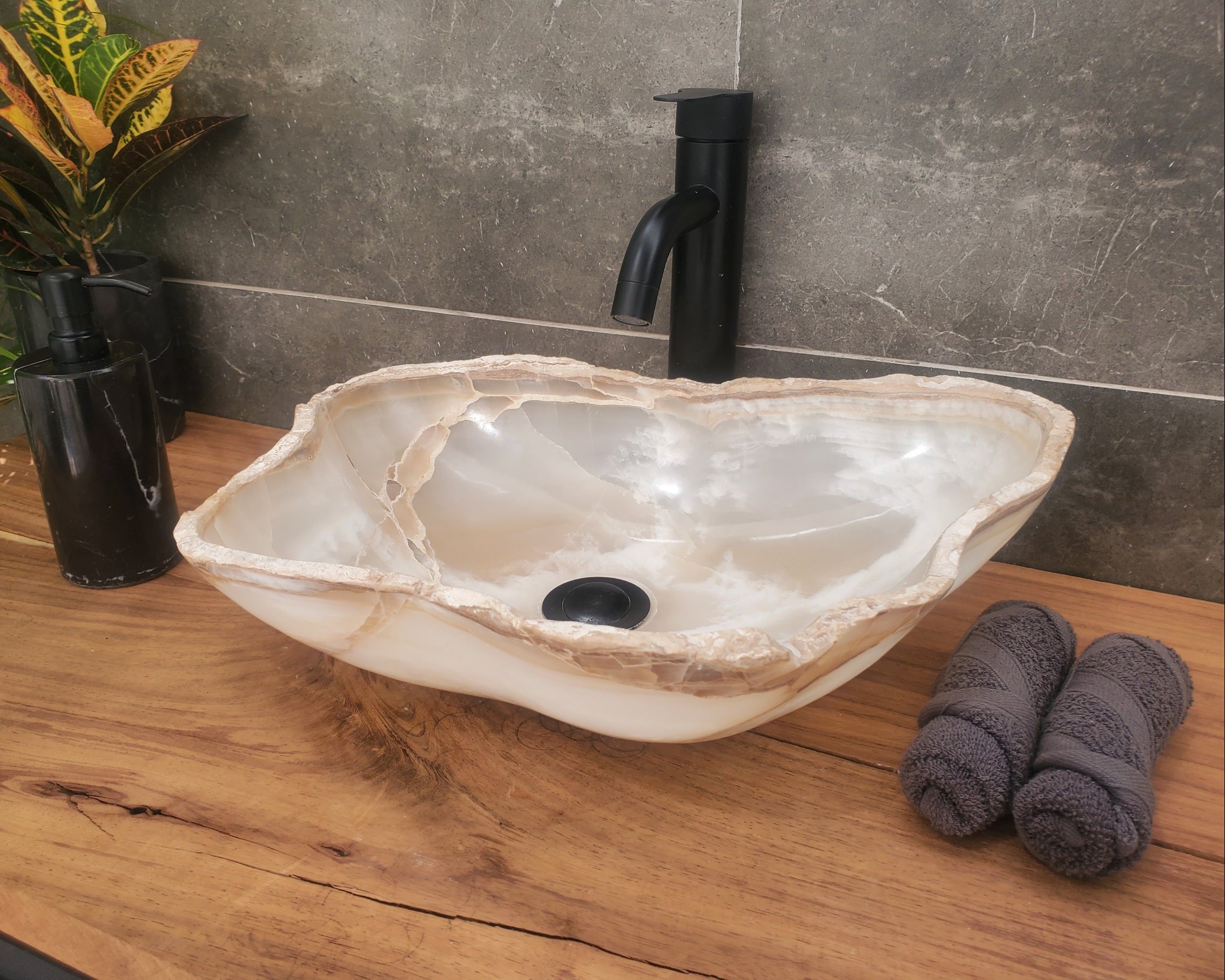 S32_20 Onyx Stone Vessel Bathroom Sink - 17.5 x 13 inch