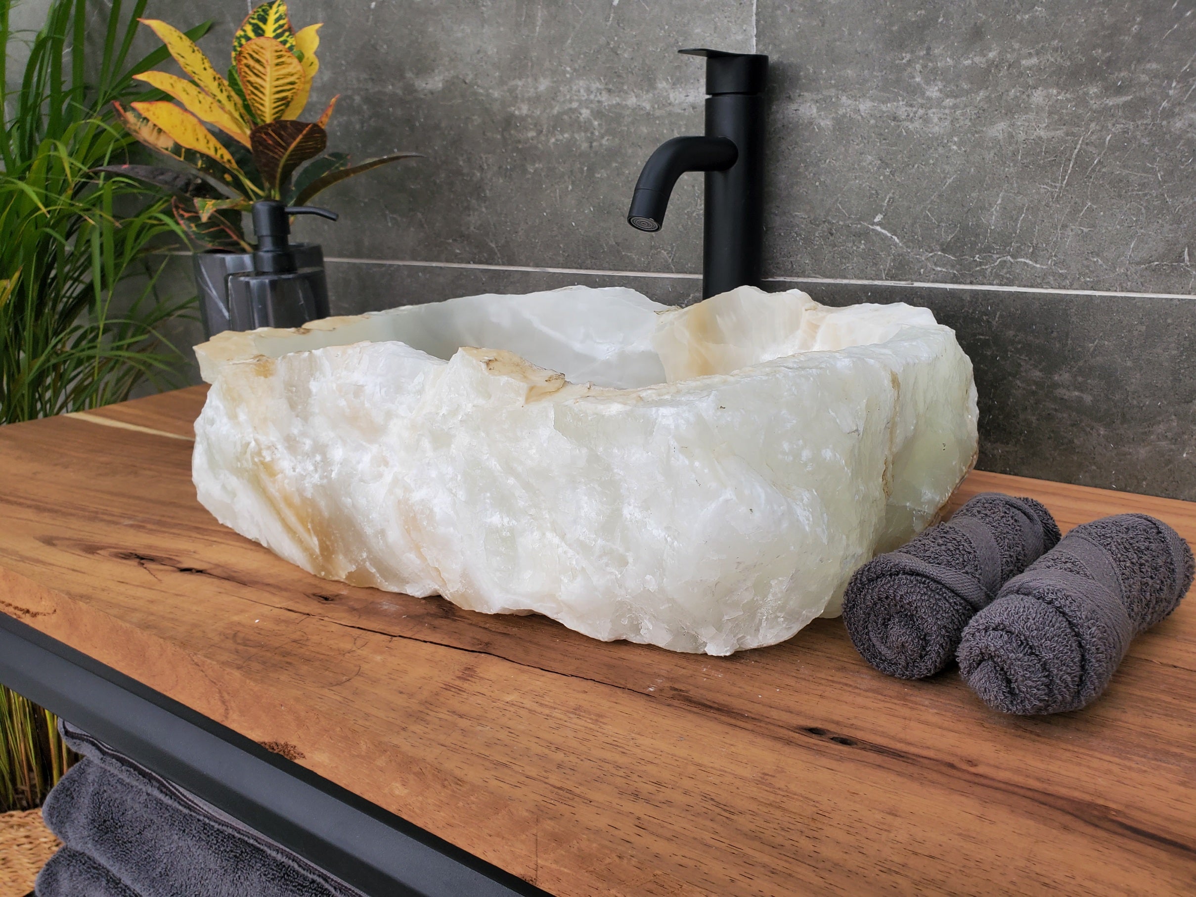 SET3168 Onyx Stone Master Bath Set of 2 (Two) Vessel Sinks