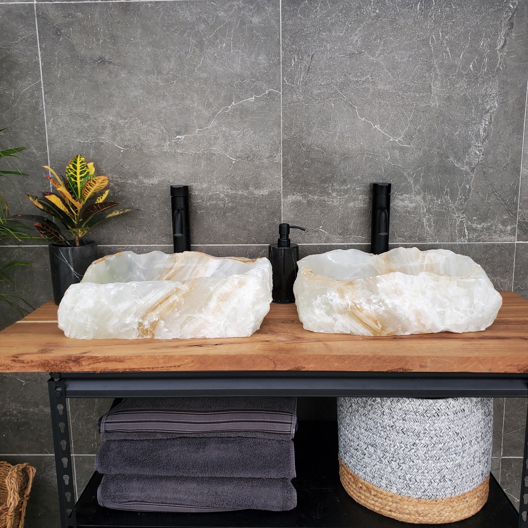 SET3168 Onyx Stone Master Bath Set of 2 (Two) Vessel Sinks