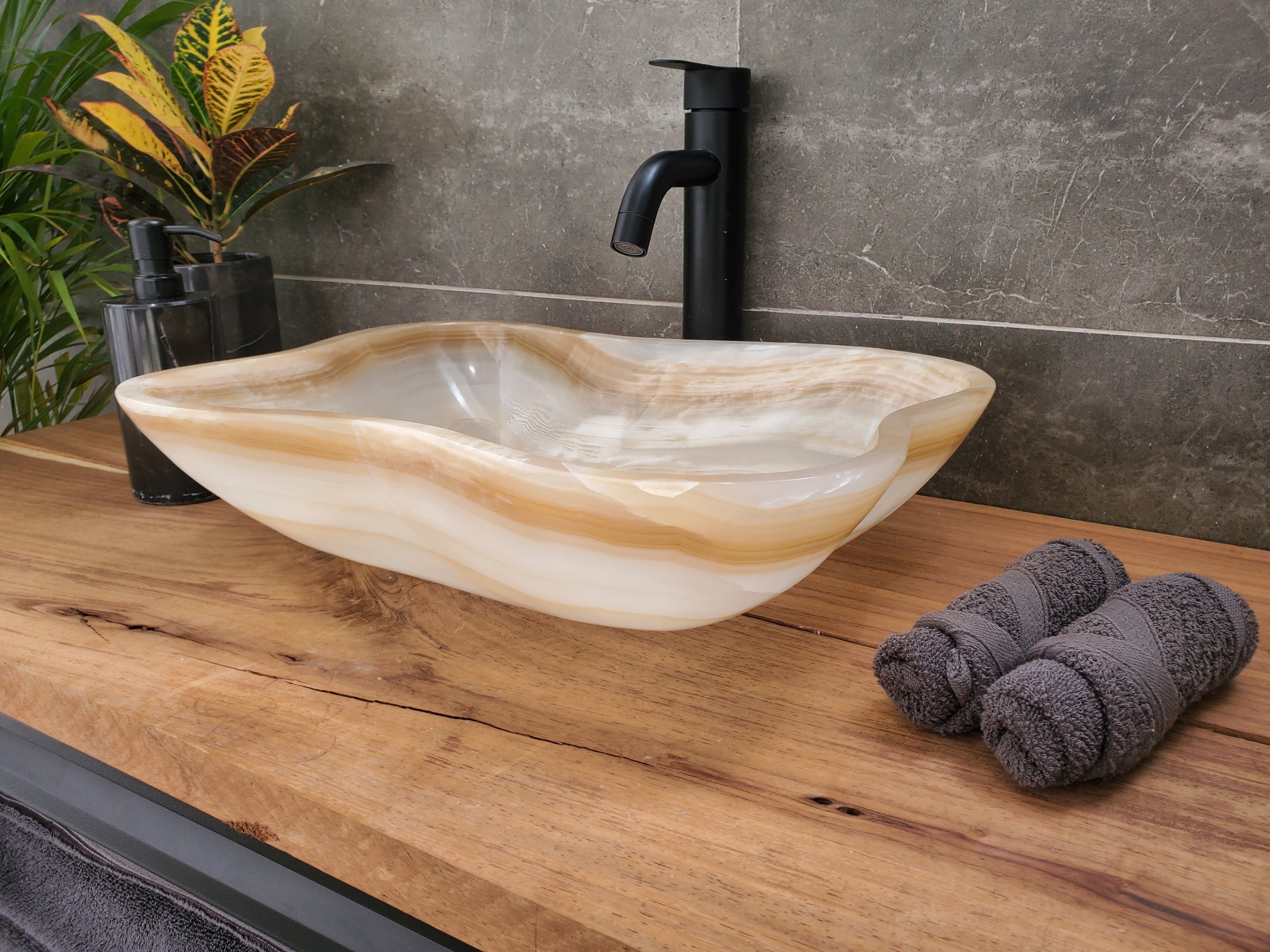 S32_14 Onyx Stone Vessel Bathroom Sink - 17.5 x 13 inch