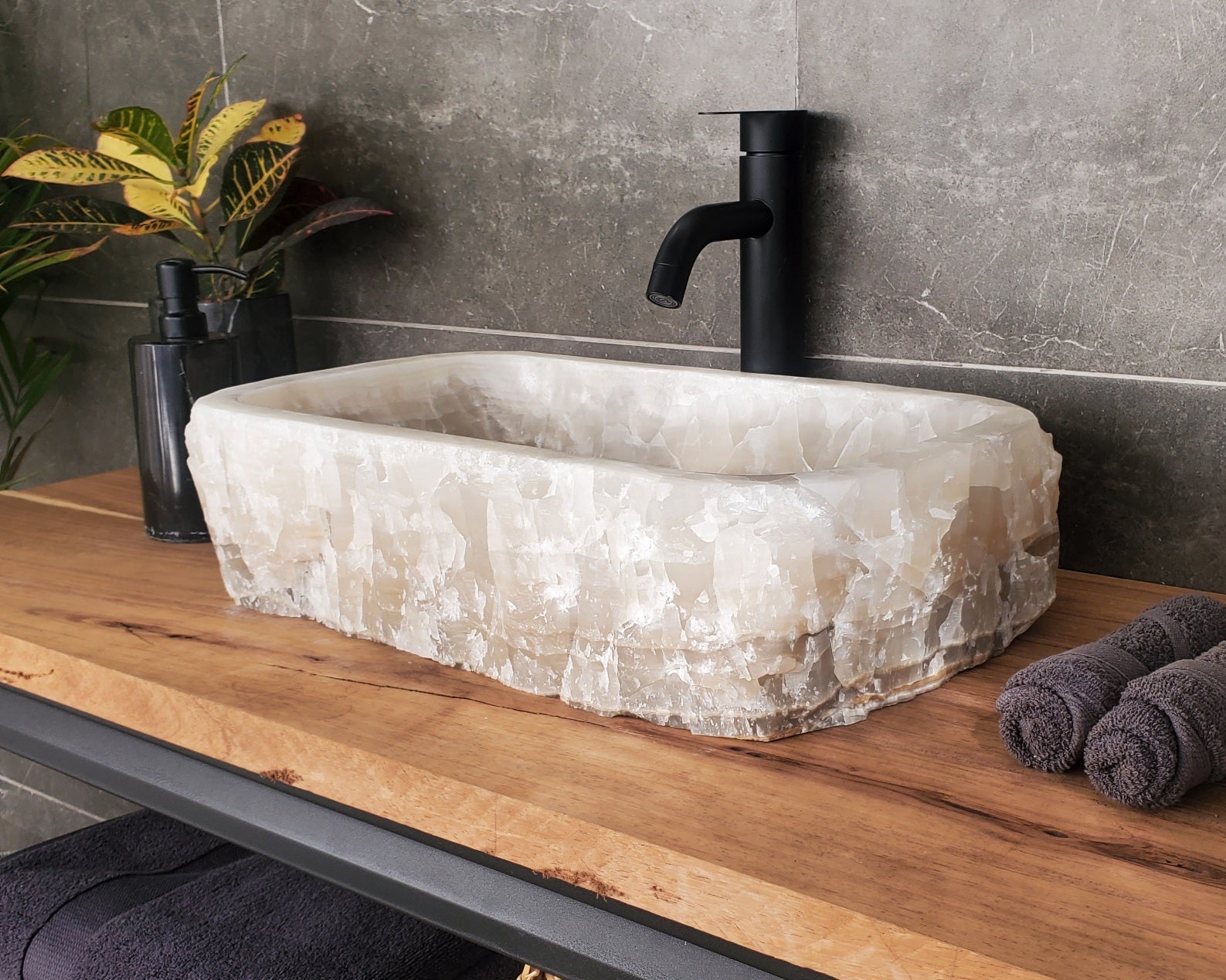S33_14 Onyx Stone Vessel Bathroom Sink