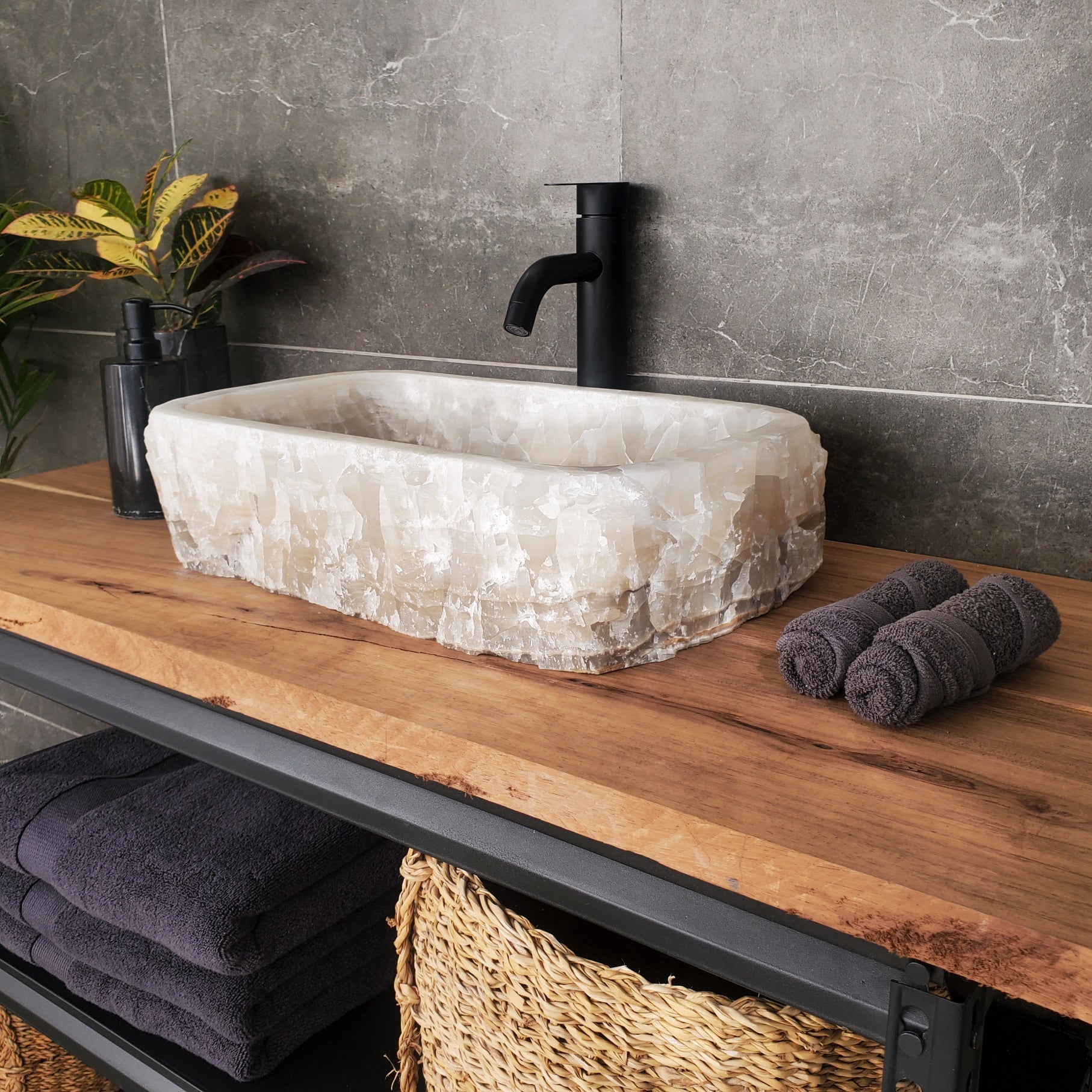 S33_14 Onyx Stone Vessel Sink