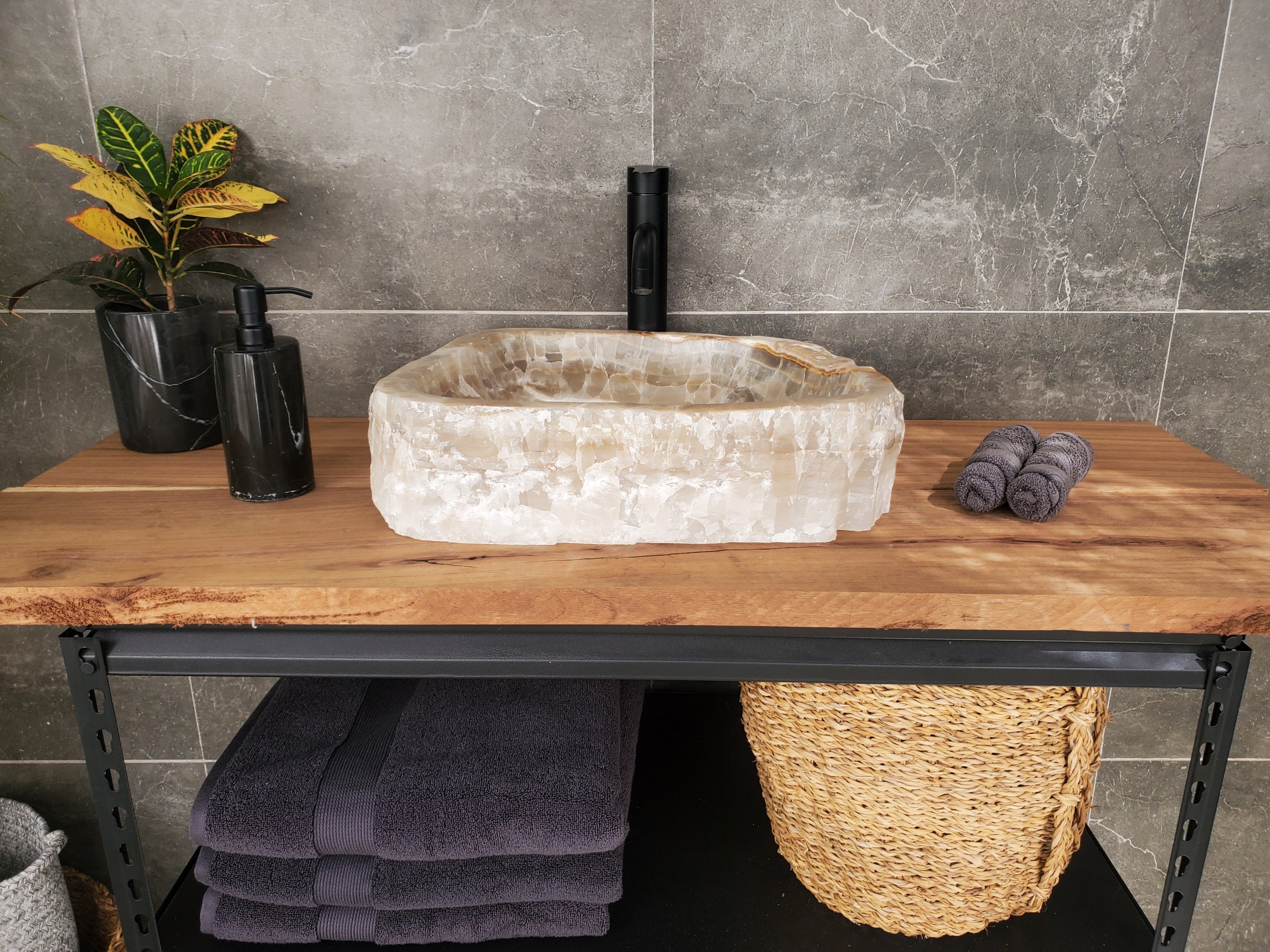 S33_15 Onyx Stone Vessel Sink