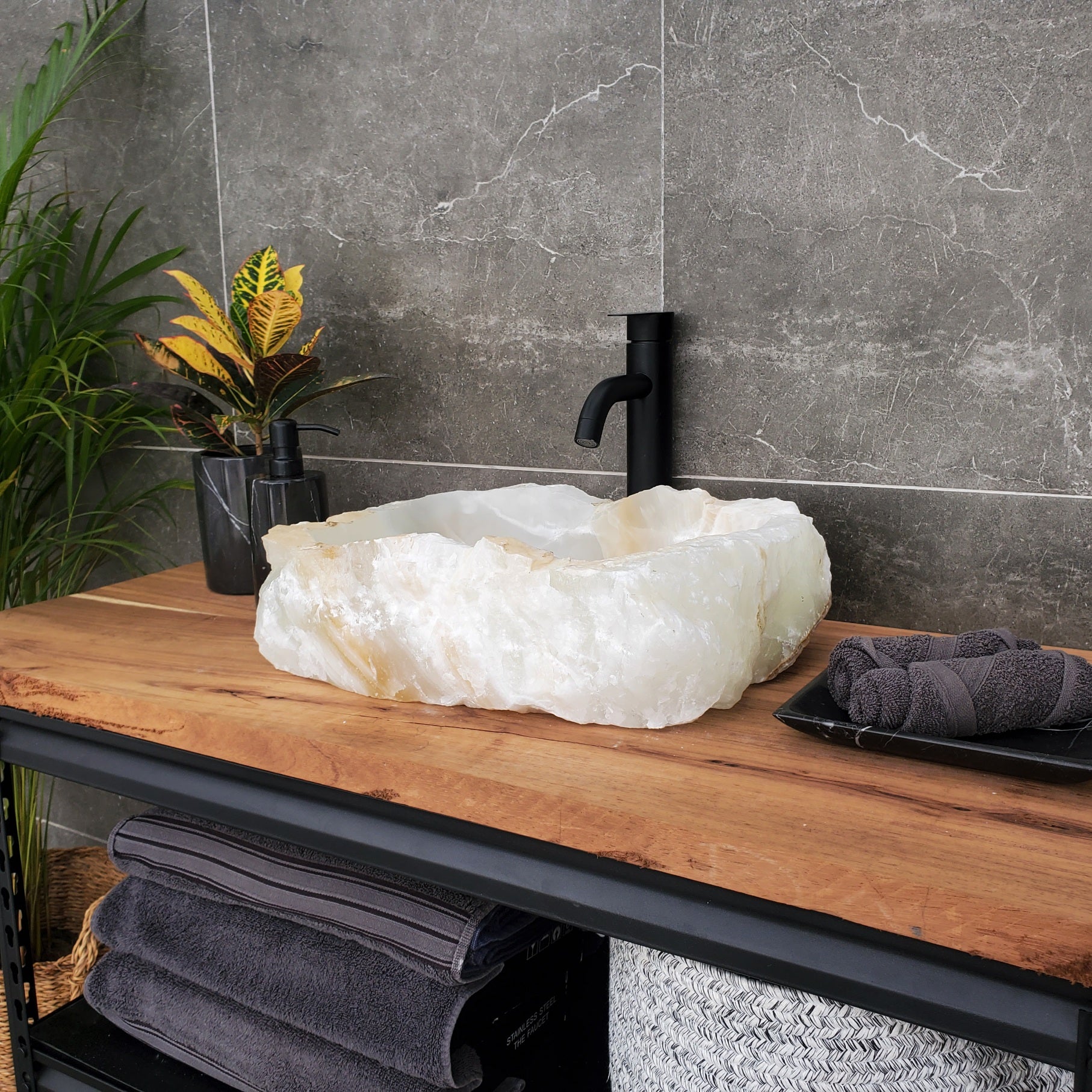 S31_48 Onyx Stone Vessel Bathroom Sink