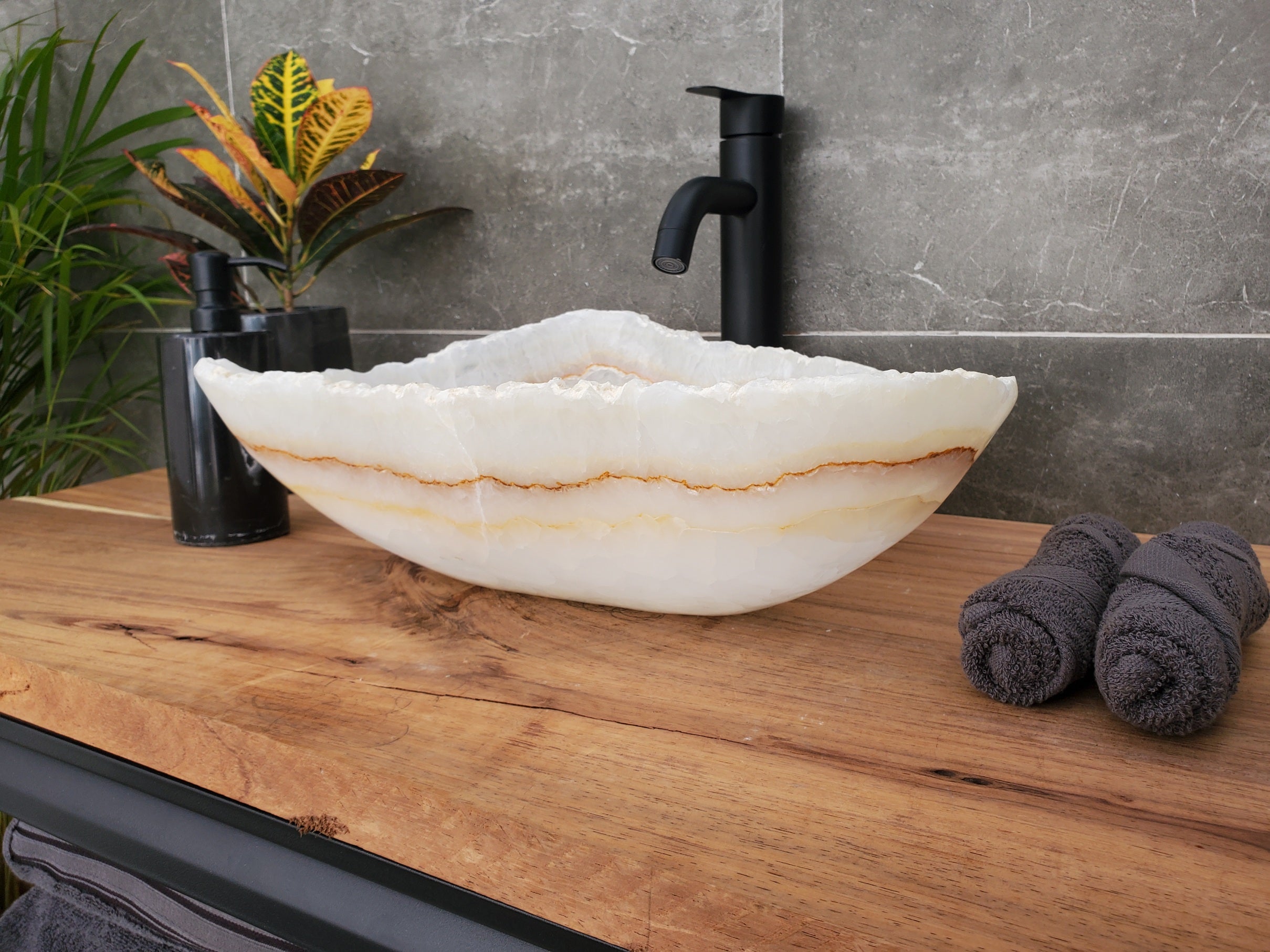 S32_03 Onyx Stone Vessel Bathroom Sink
