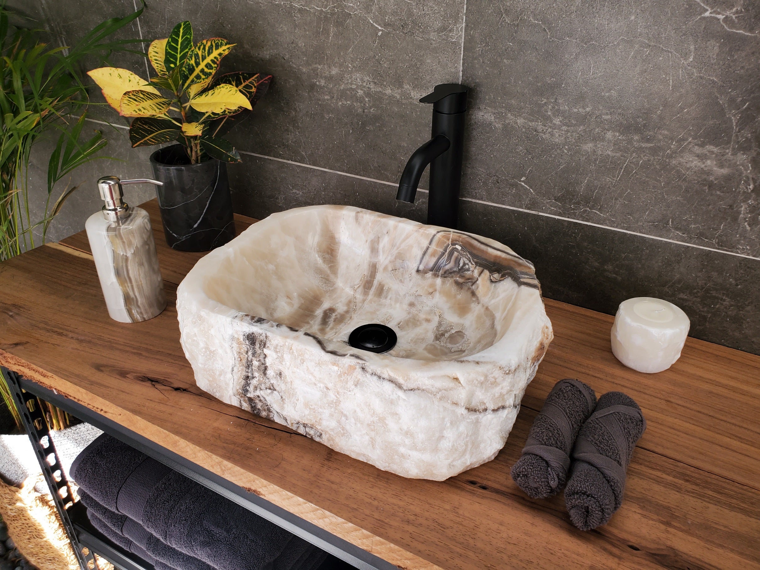 S33_10 Onyx Stone Vessel Sink