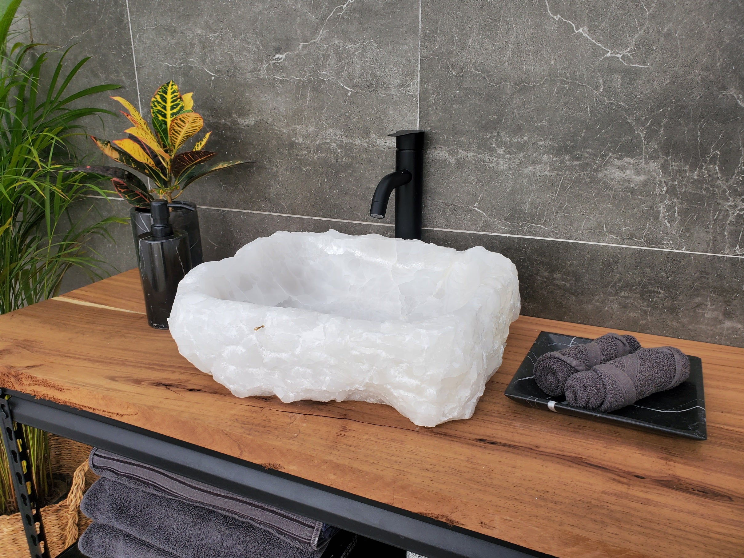 S31_47 Onyx Stone Vessel Bathroom Sink