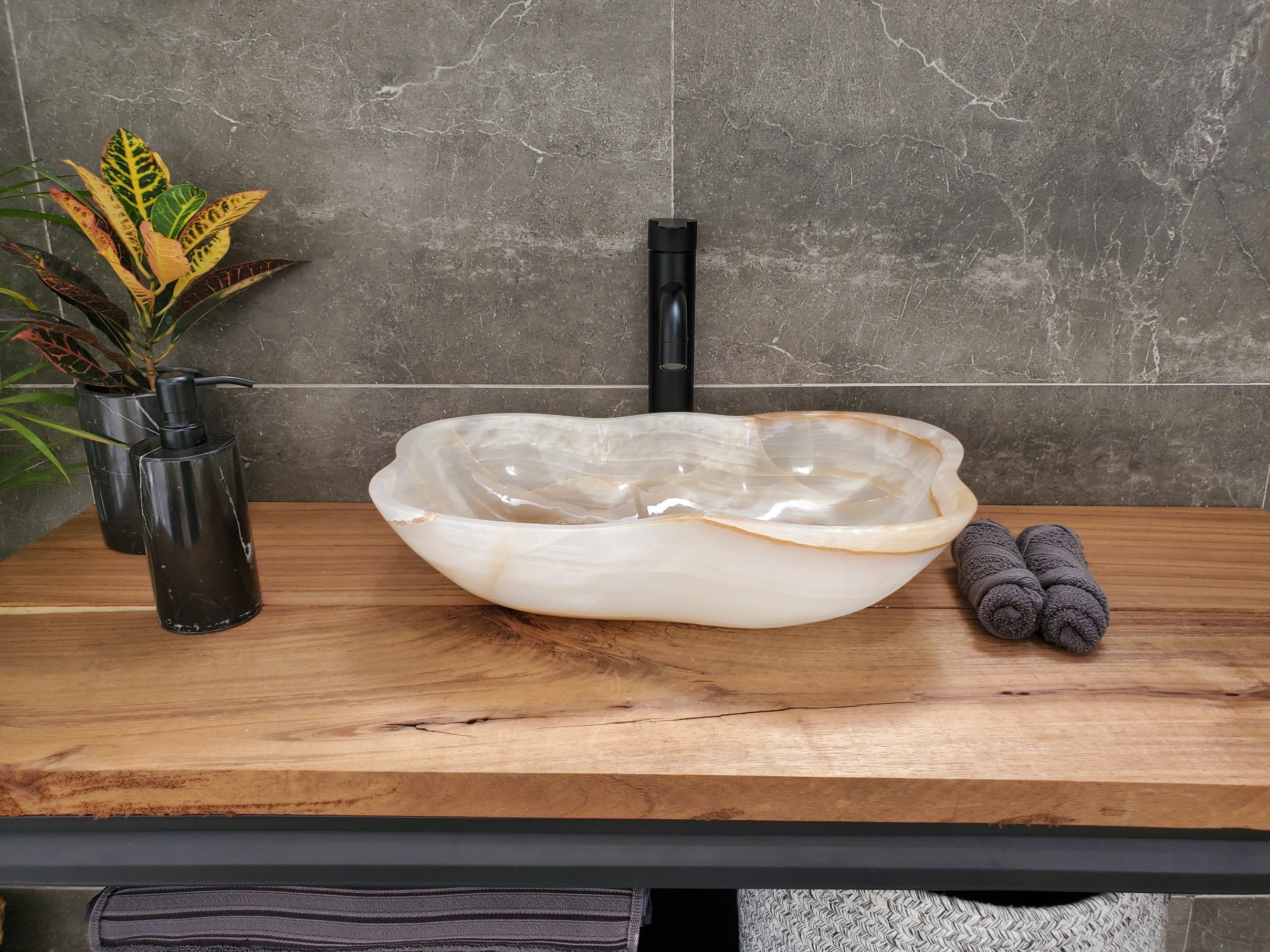 S32_15 Onyx Stone Vessel Bathroom Sink- 19 x 13.5 inch