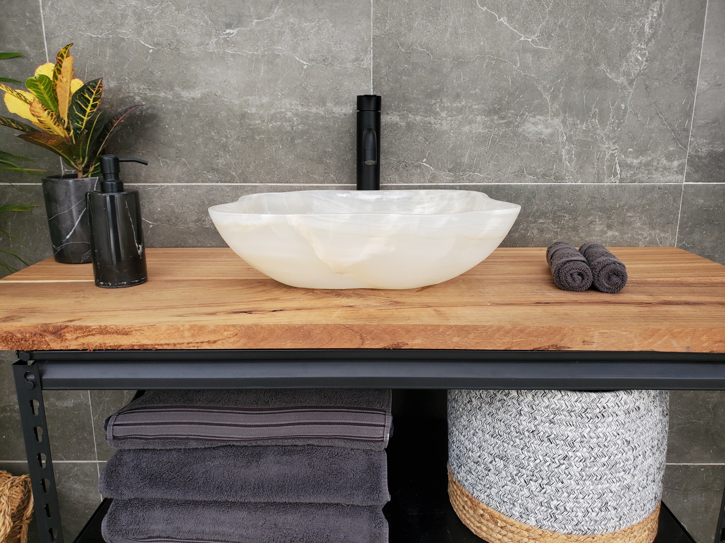S32_08 Onyx Stone Vessel Bathroom Sink