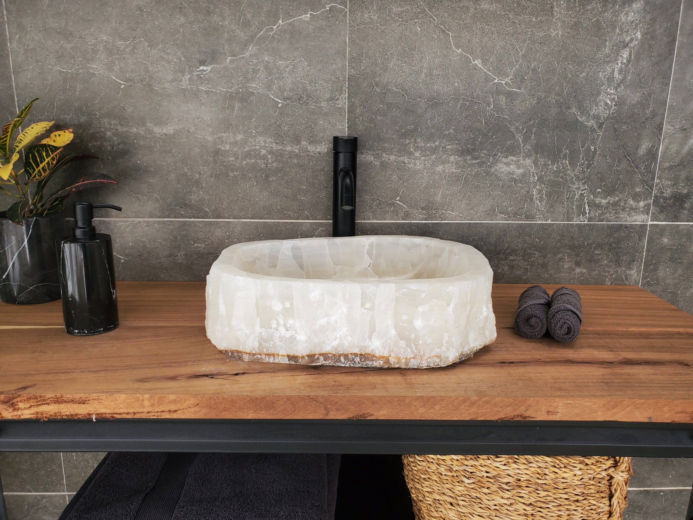 S33_19 Onyx Stone Vessel Sink