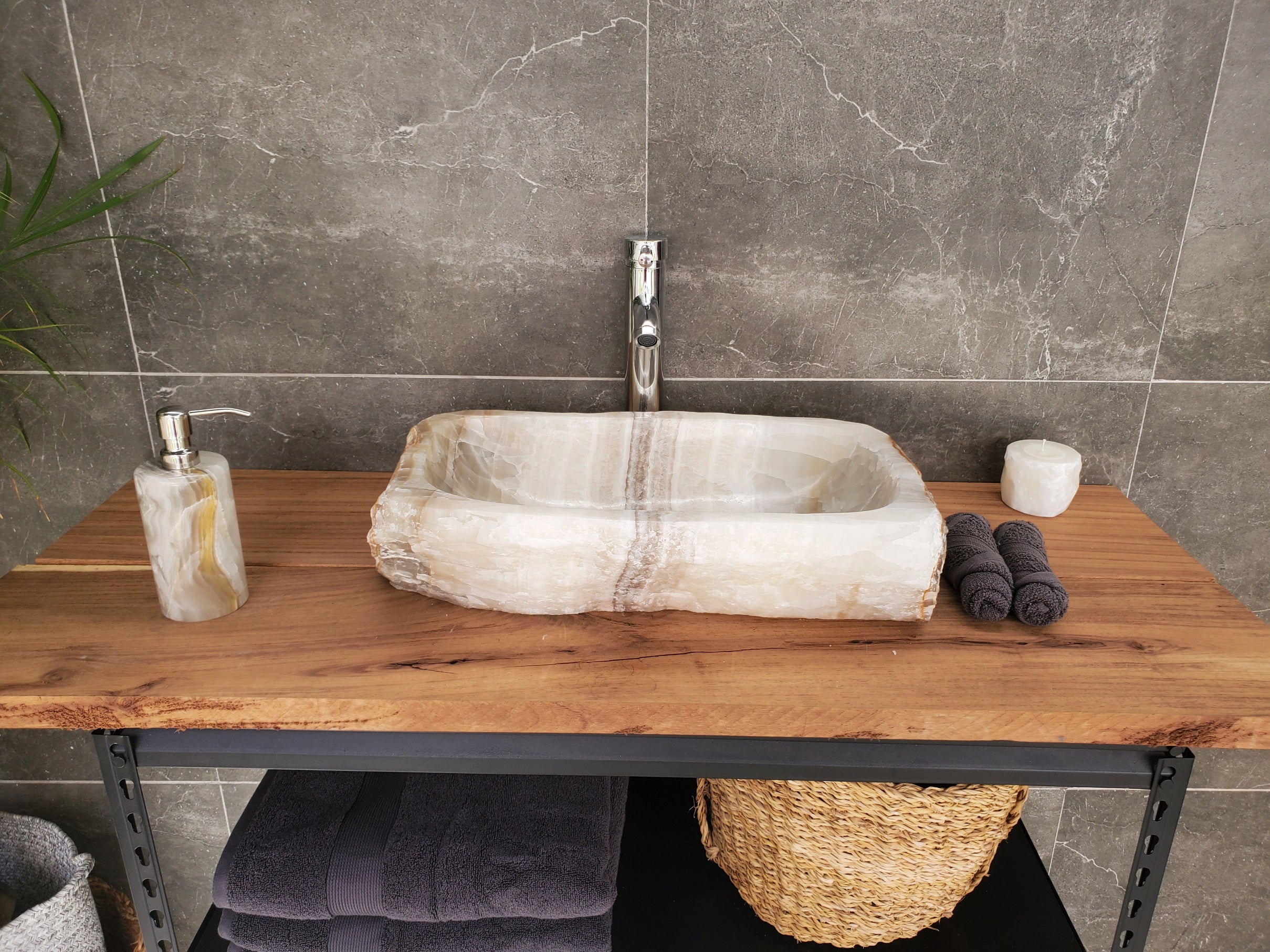 S33_09 Onyx Stone Vessel Sink - 19.5 x 13 inch