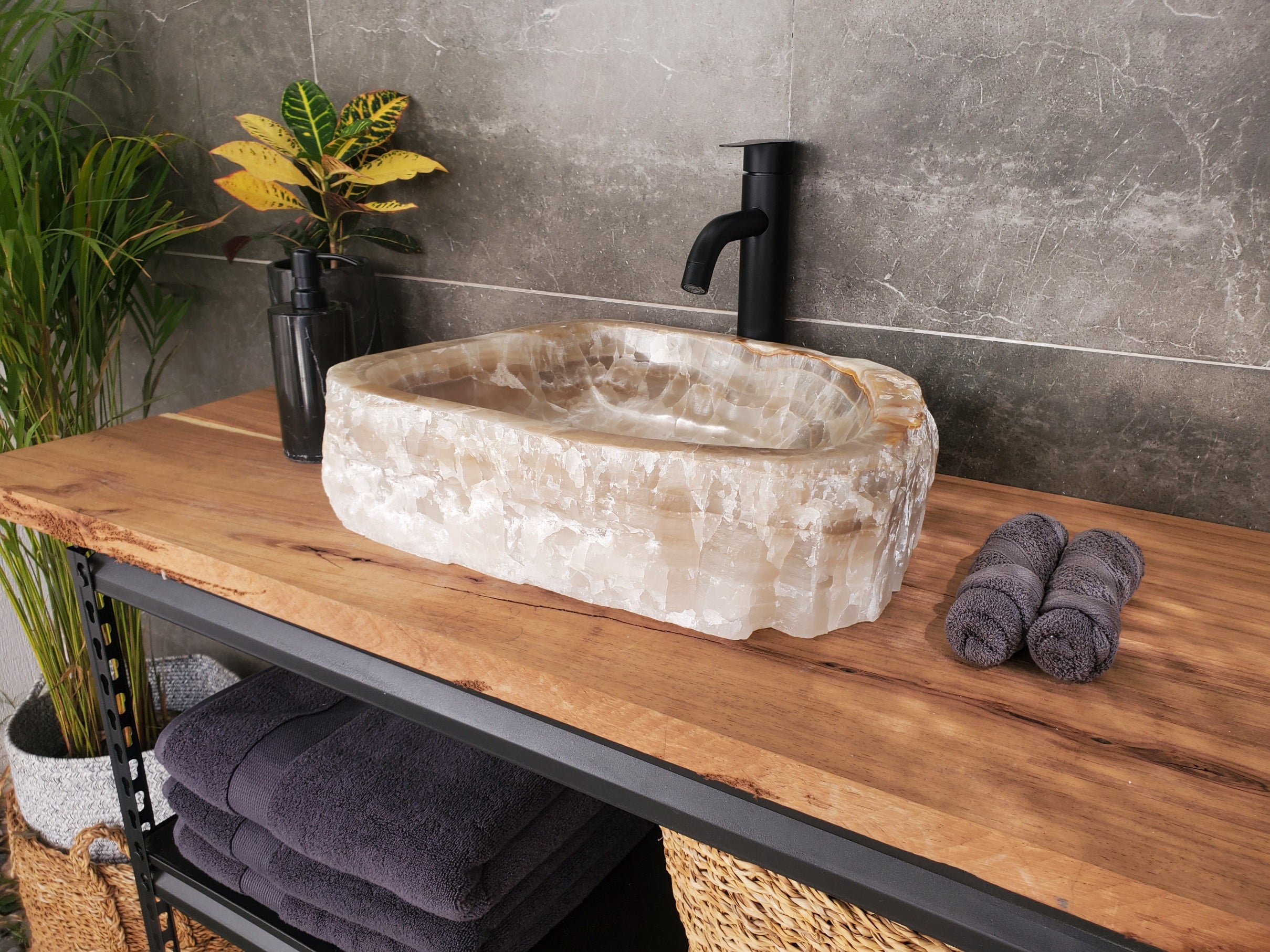 S33_15 Onyx Stone Vessel Sink