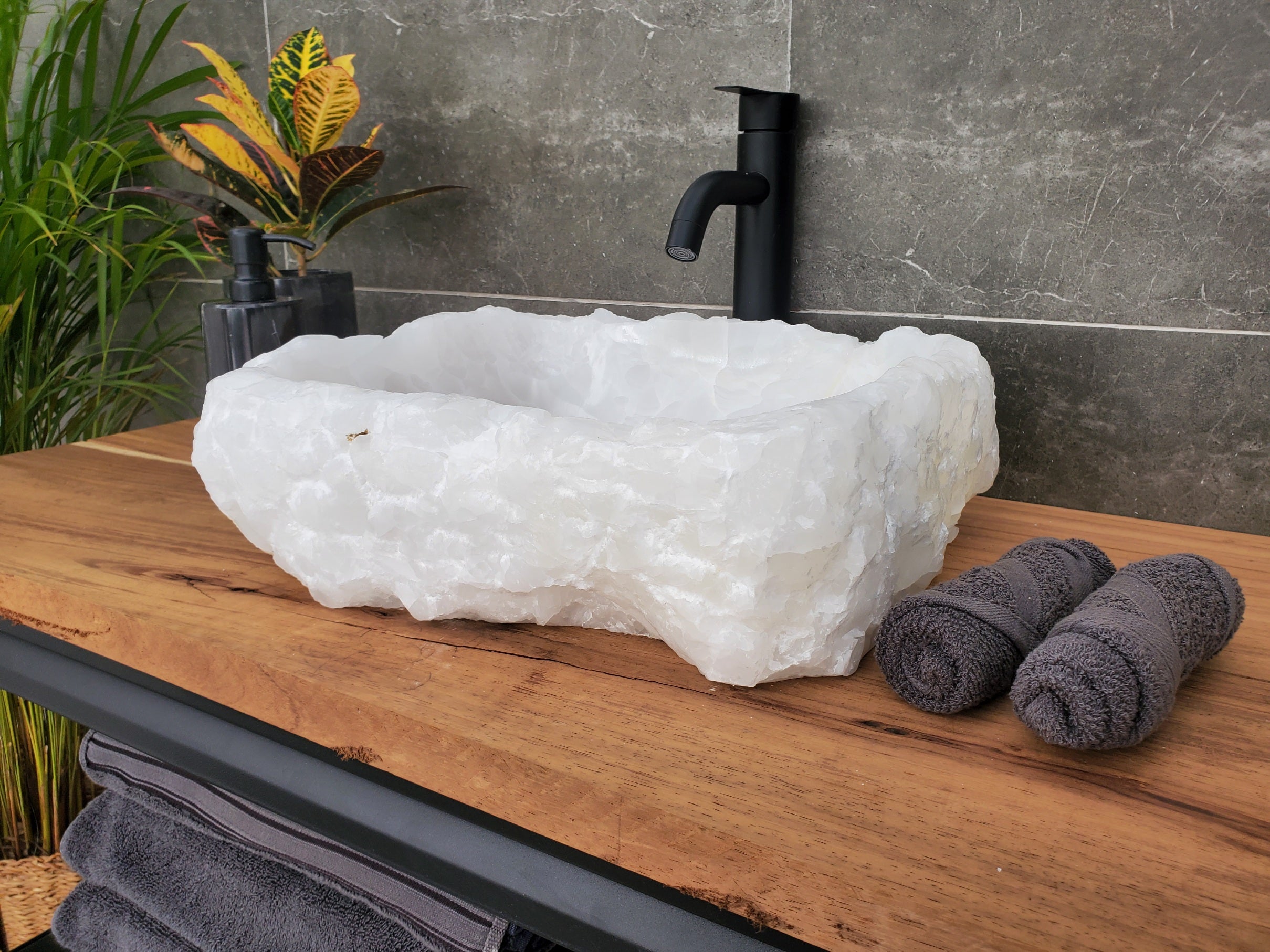 S31_47 Onyx Stone Vessel Bathroom Sink - 16 x 14 inch