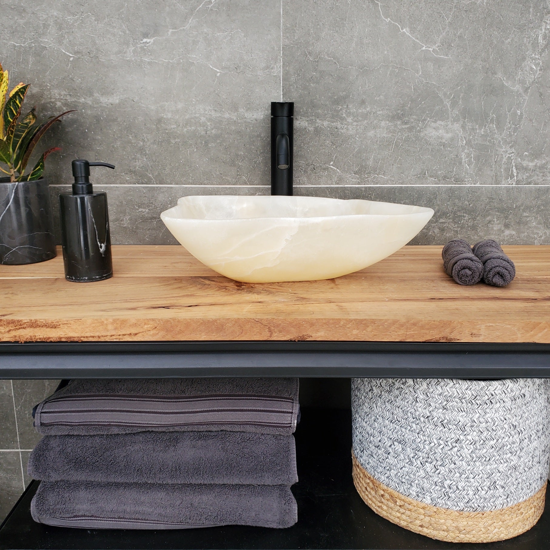 S32_04 Onyx Stone Vessel Bathroom Sink - 16.5 x 13 Inch