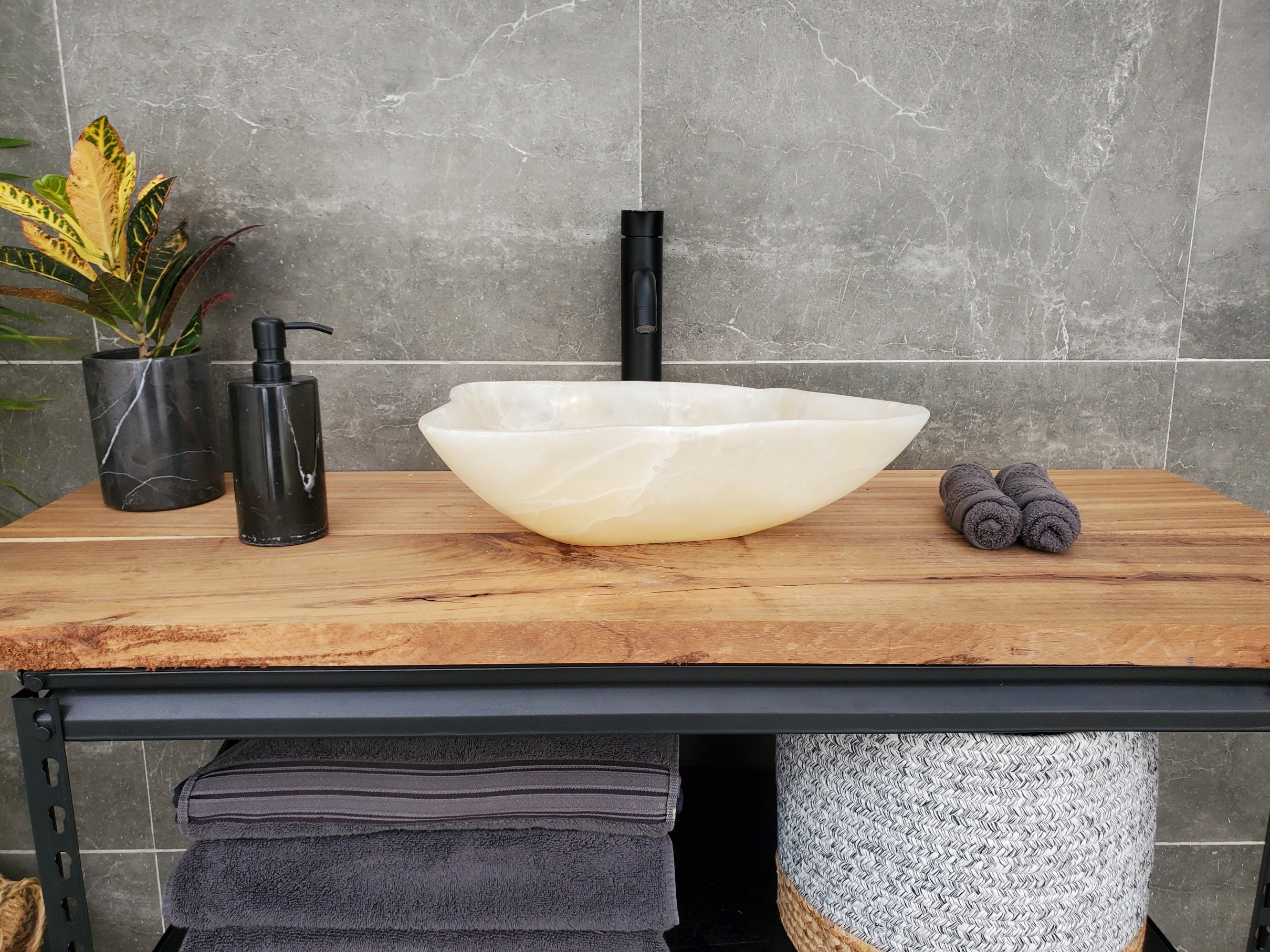 S32_04 Onyx Stone Vessel Bathroom Sink