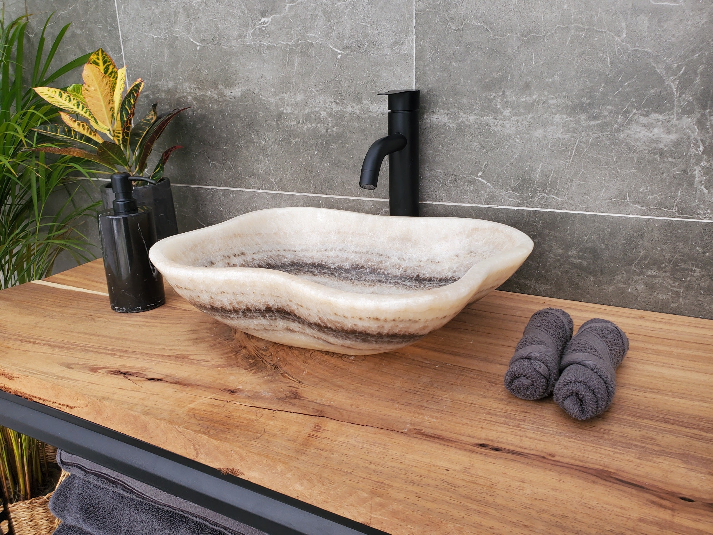 S32_12 Onyx Stone Vessel Bathroom Sink - 16.5 x 13.5 inch