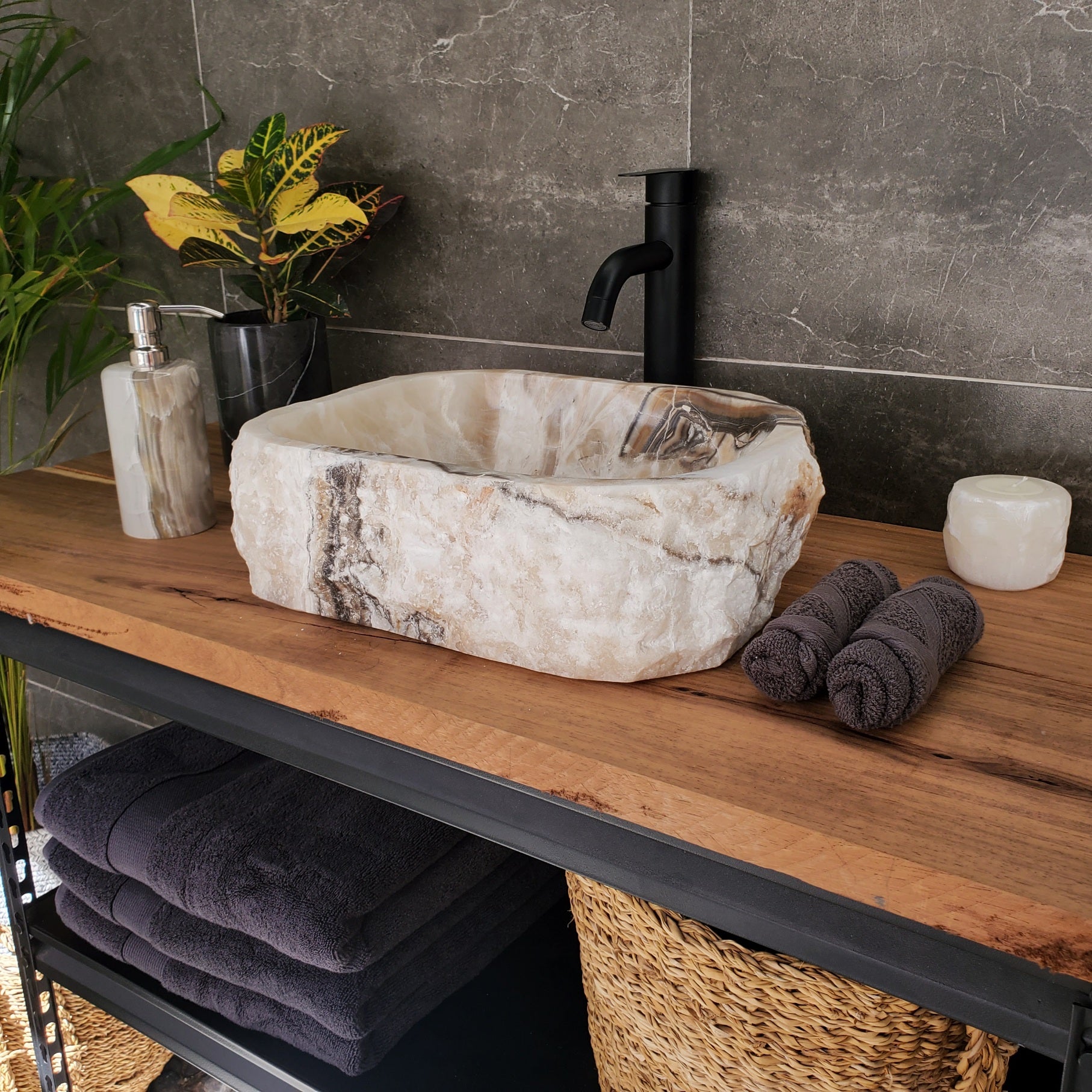 S33_10 Onyx Stone Vessel Sink