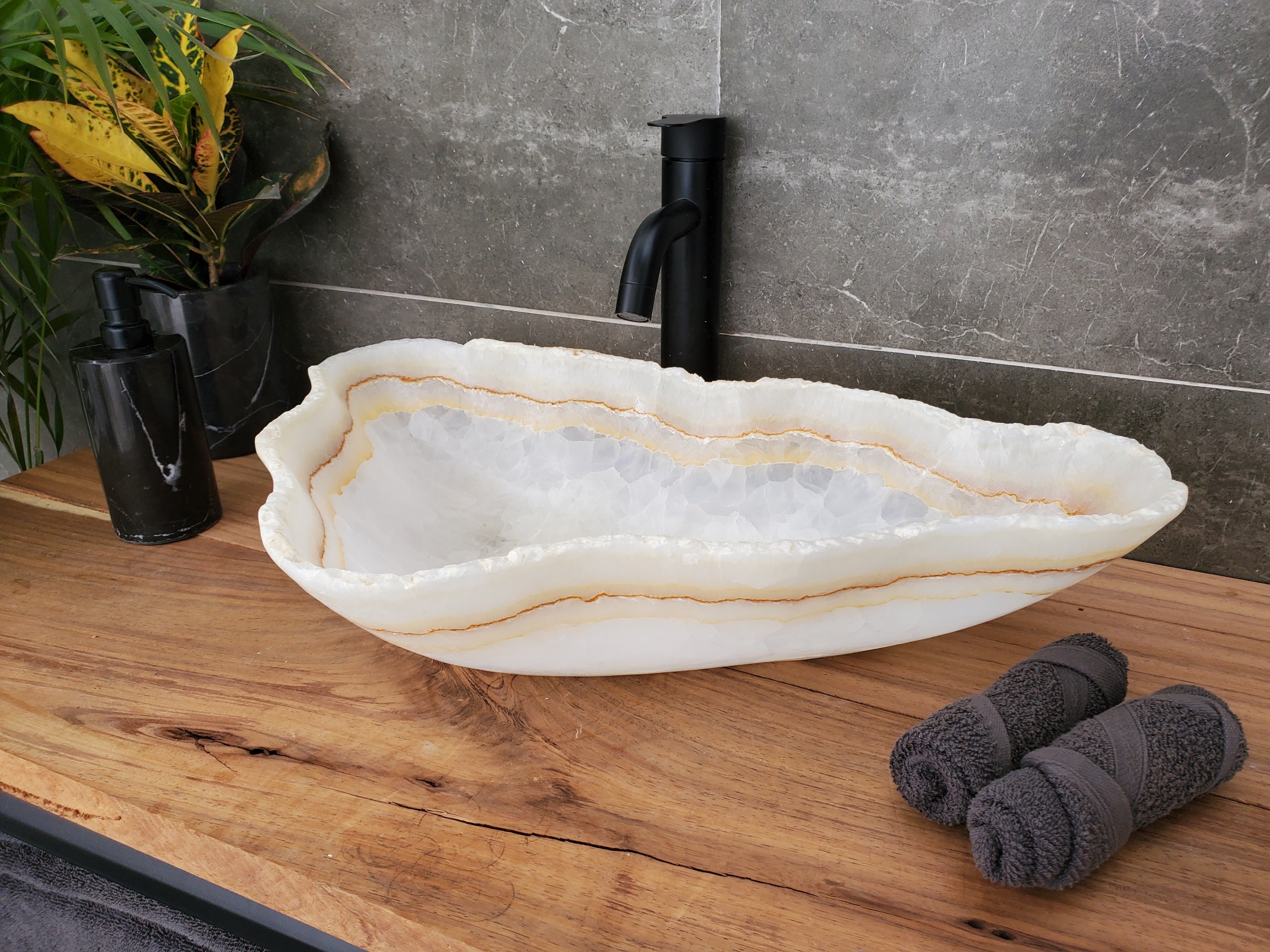 S31_39 Onyx Stone Vessel Bathroom Sink - 22 x 13.5 inch