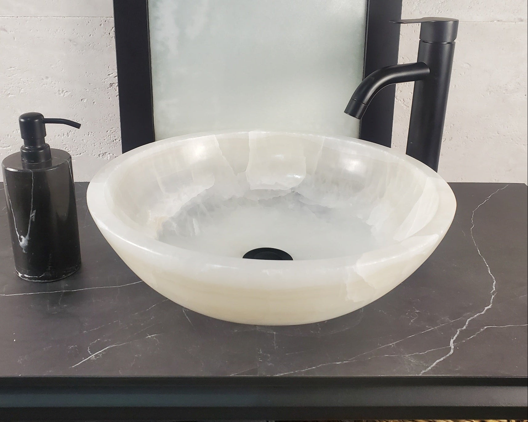 S27_09 Round Onyx Round Vessel Sink