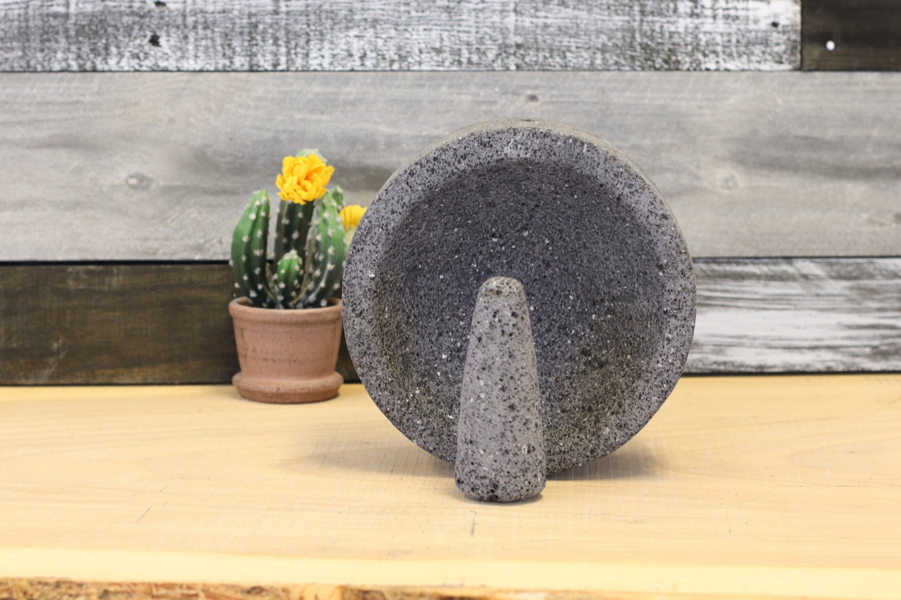 MOL8F Round Bowl & Pestle - Lava Stone - 8 Inch - Authentic Mexican Molcajete