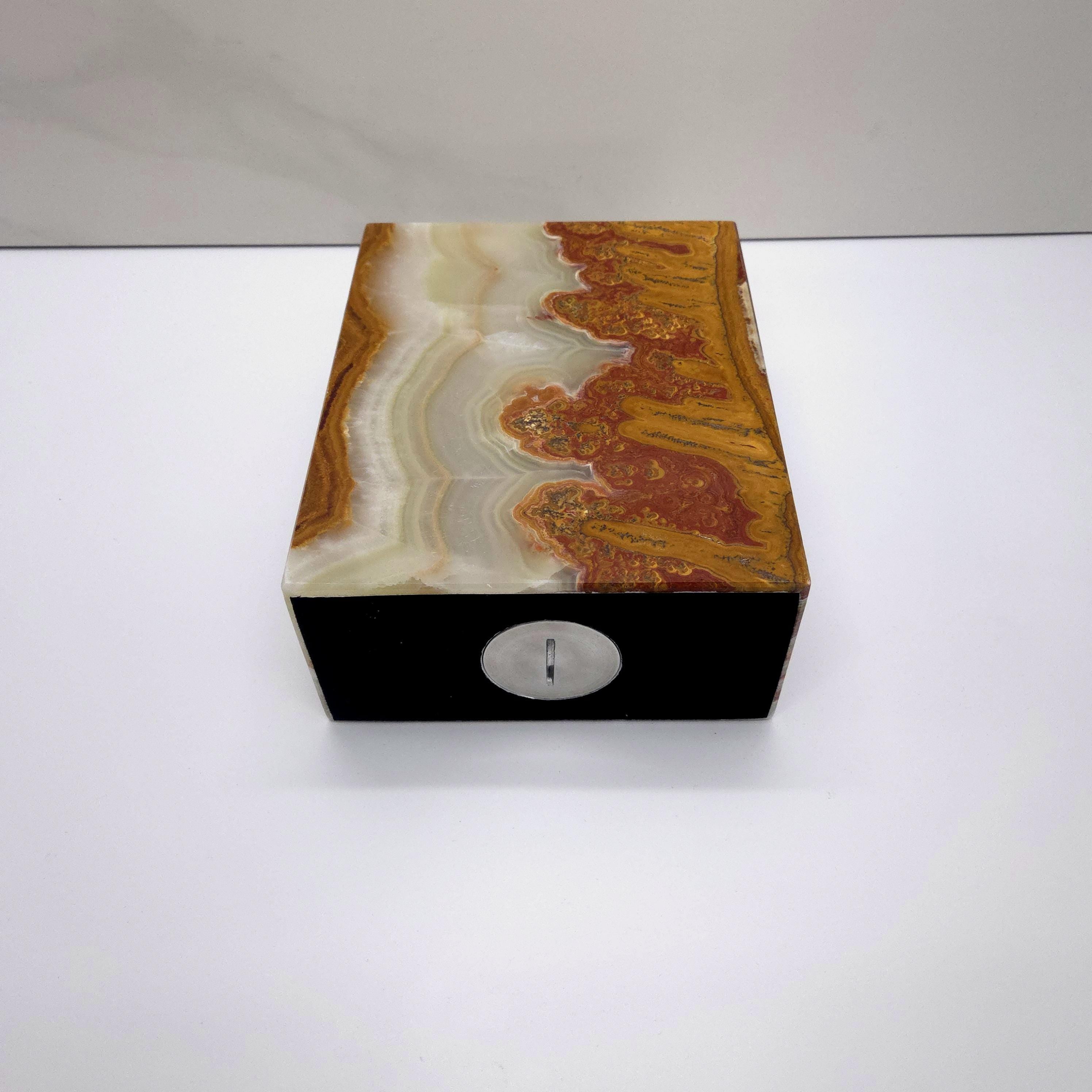 UR_08 Green Onyx Stone Cremation Urn for Ashes