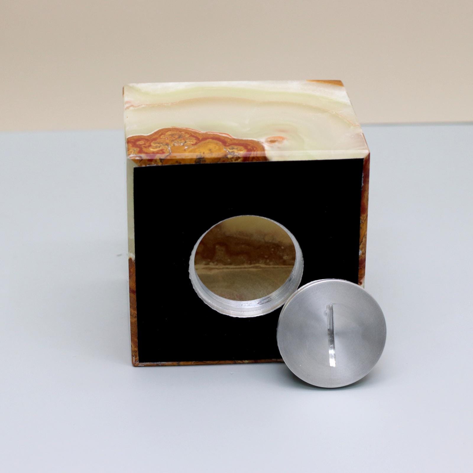 UR_10 Small Green Onyx Cremation Urn for Ashes - 40 cu in