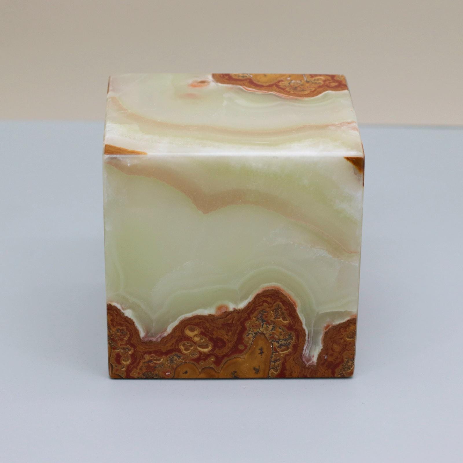 UR_10 Small Green Onyx Cremation Urn for Ashes - 40 cu in