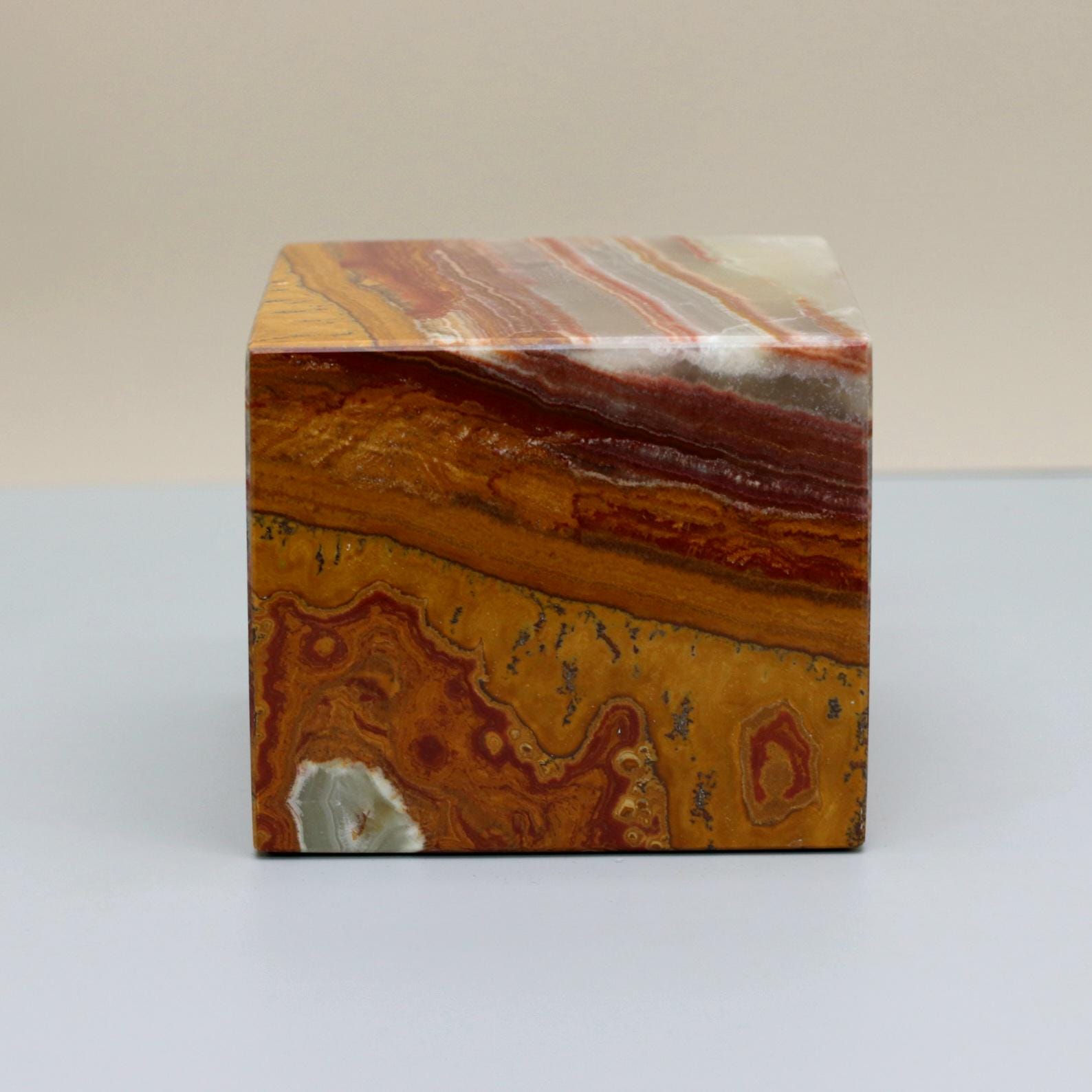 UR_10 Small Green Onyx Cremation Urn for Ashes - 40 cu in